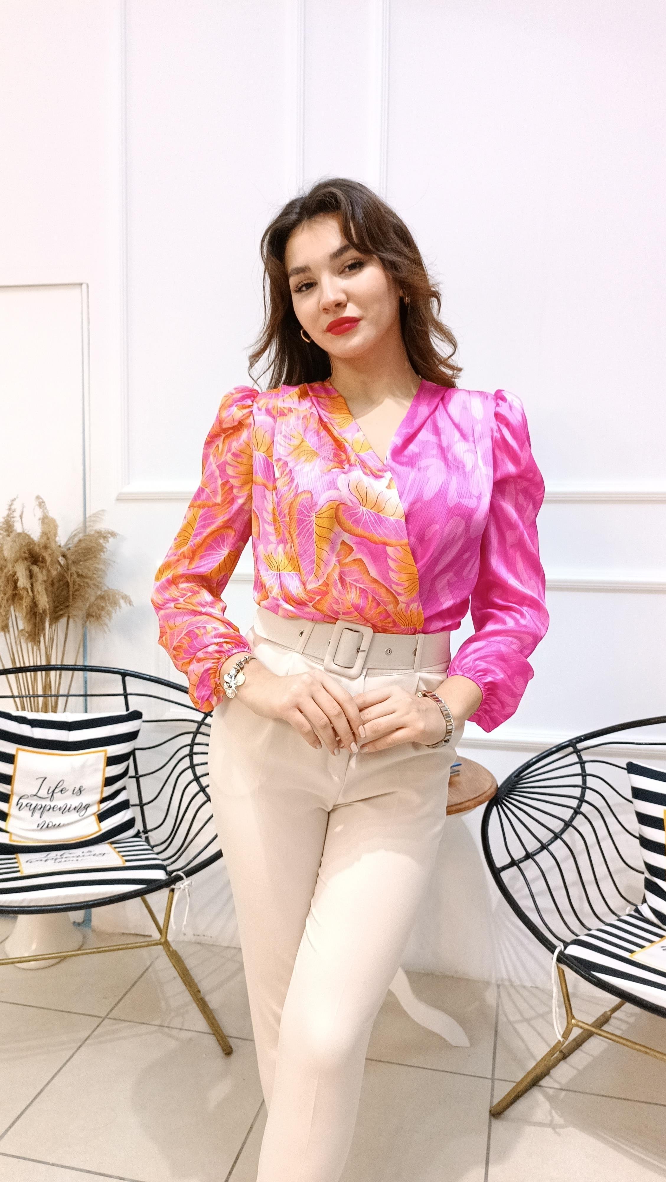 Omuzları Vatkalı Bodysuit