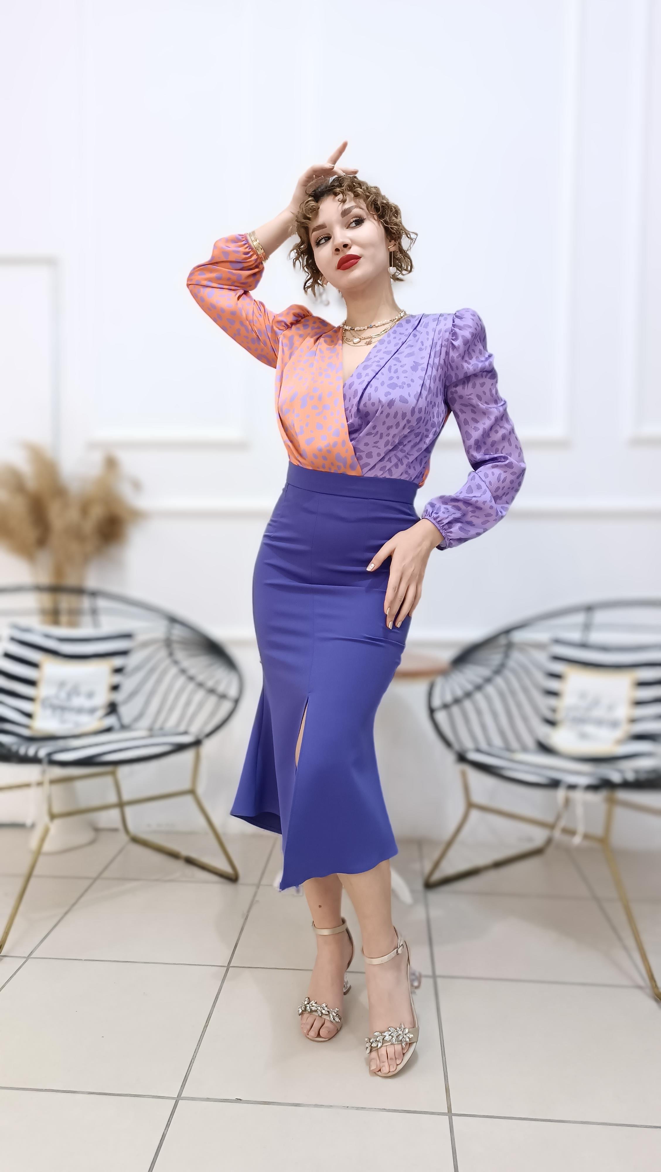 Omuzları Vatkalı Kruvaze Yaka Bodysuit
