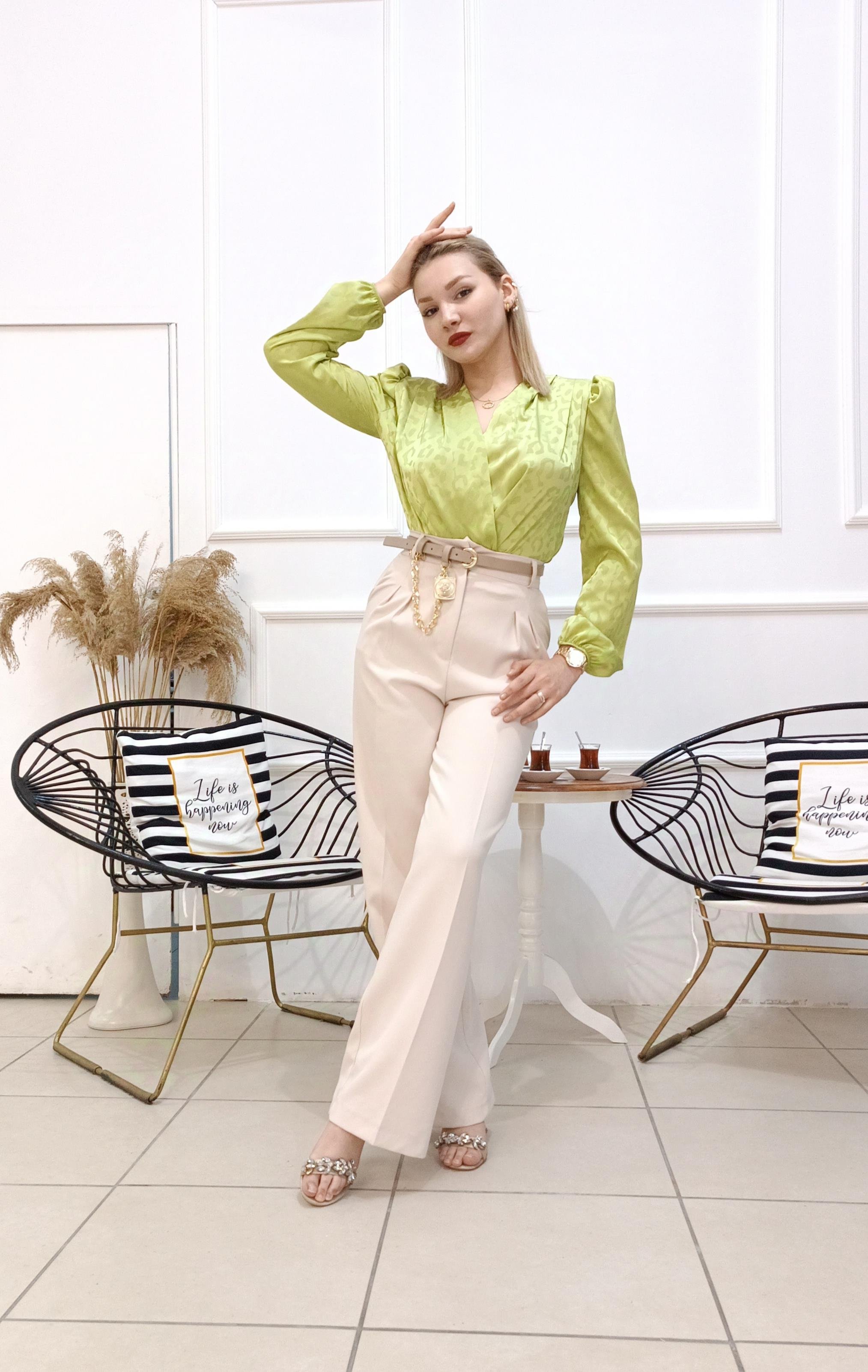 Omuzları Vatkalı Premium Kalite Saten Bodysuit