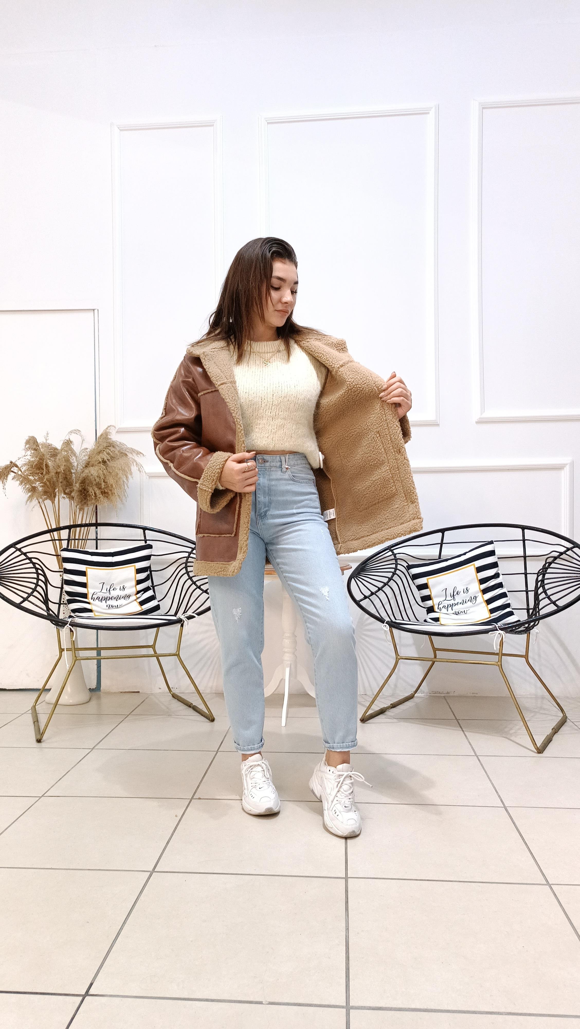 Peluş Kürklü Torba Cep Detaylı Deri Mont