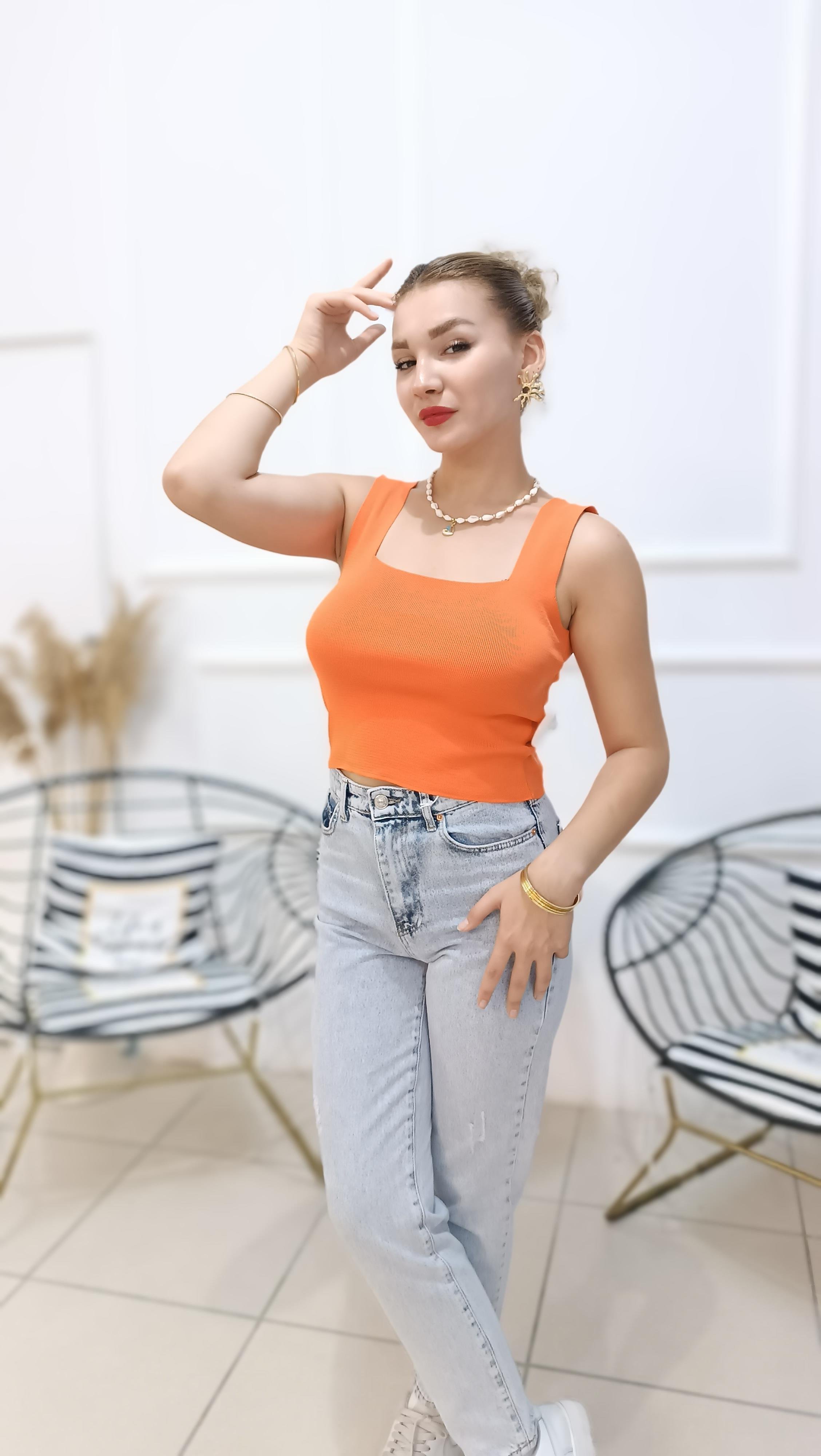 Sandık Yaka Likralı Crop