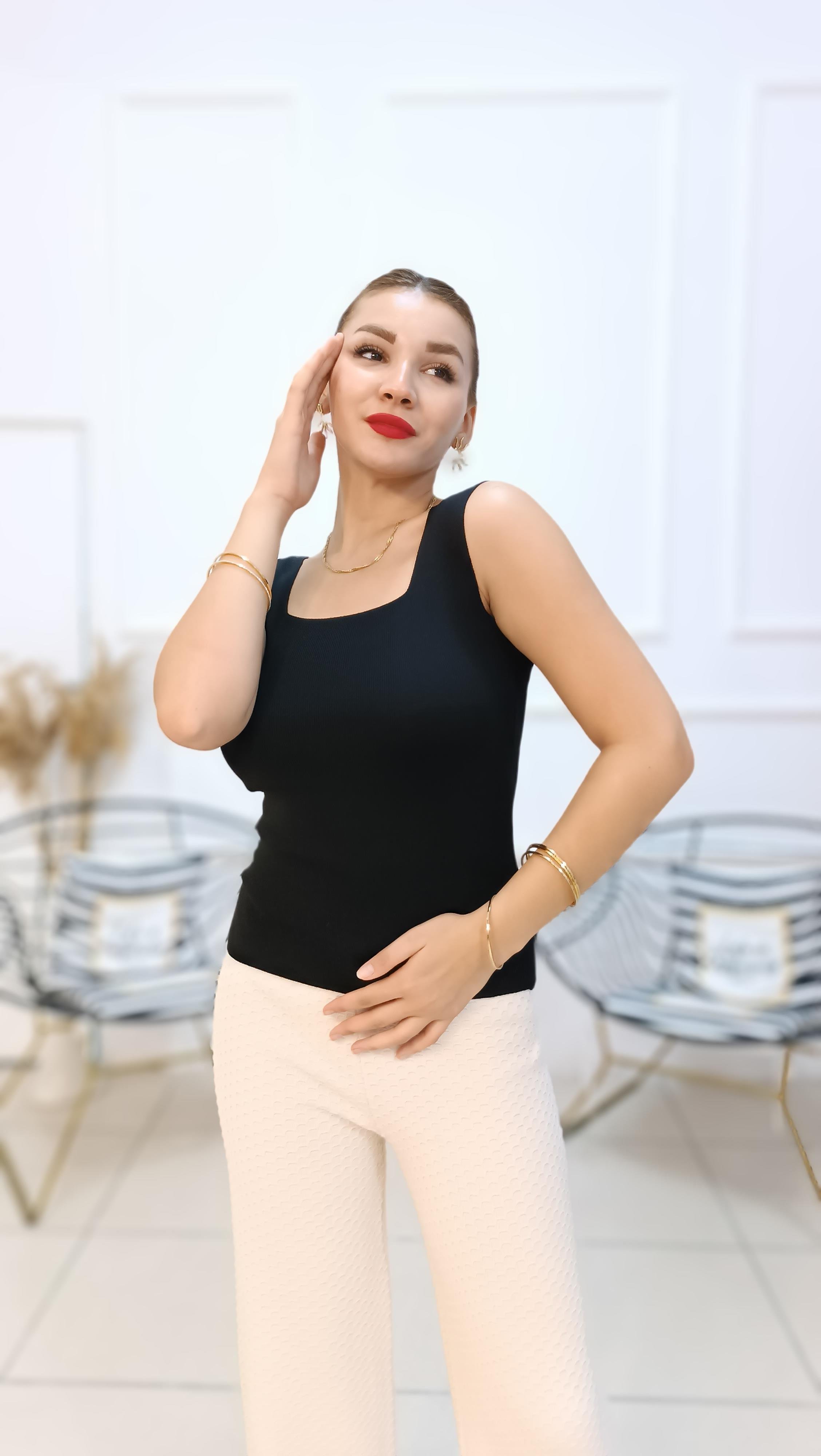 Sandık Yaka Likralı Triko Atlet