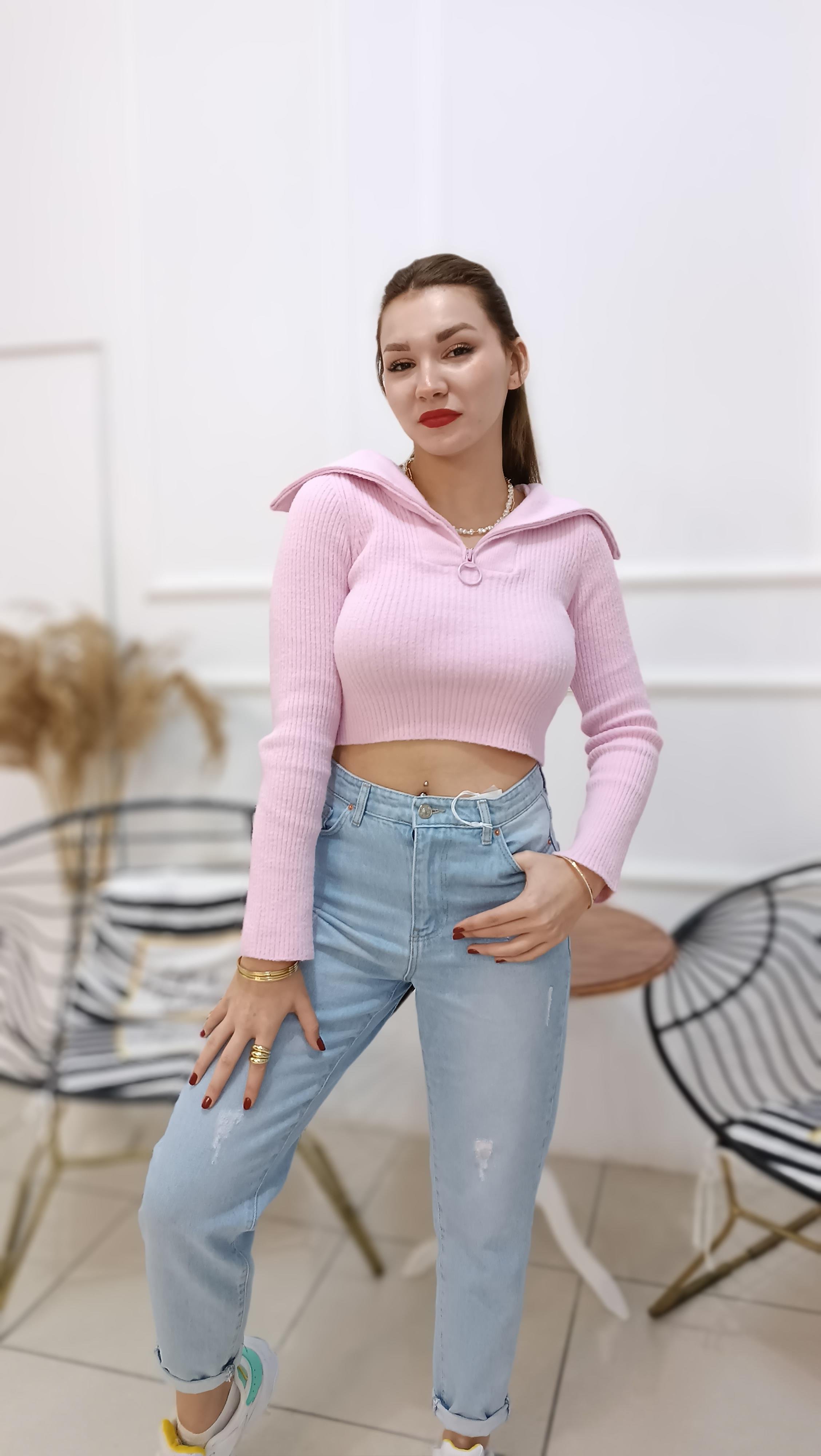 Yaka Kısmı Fermuar Detaylı Yumuşacık Dokulu Crop Kazak