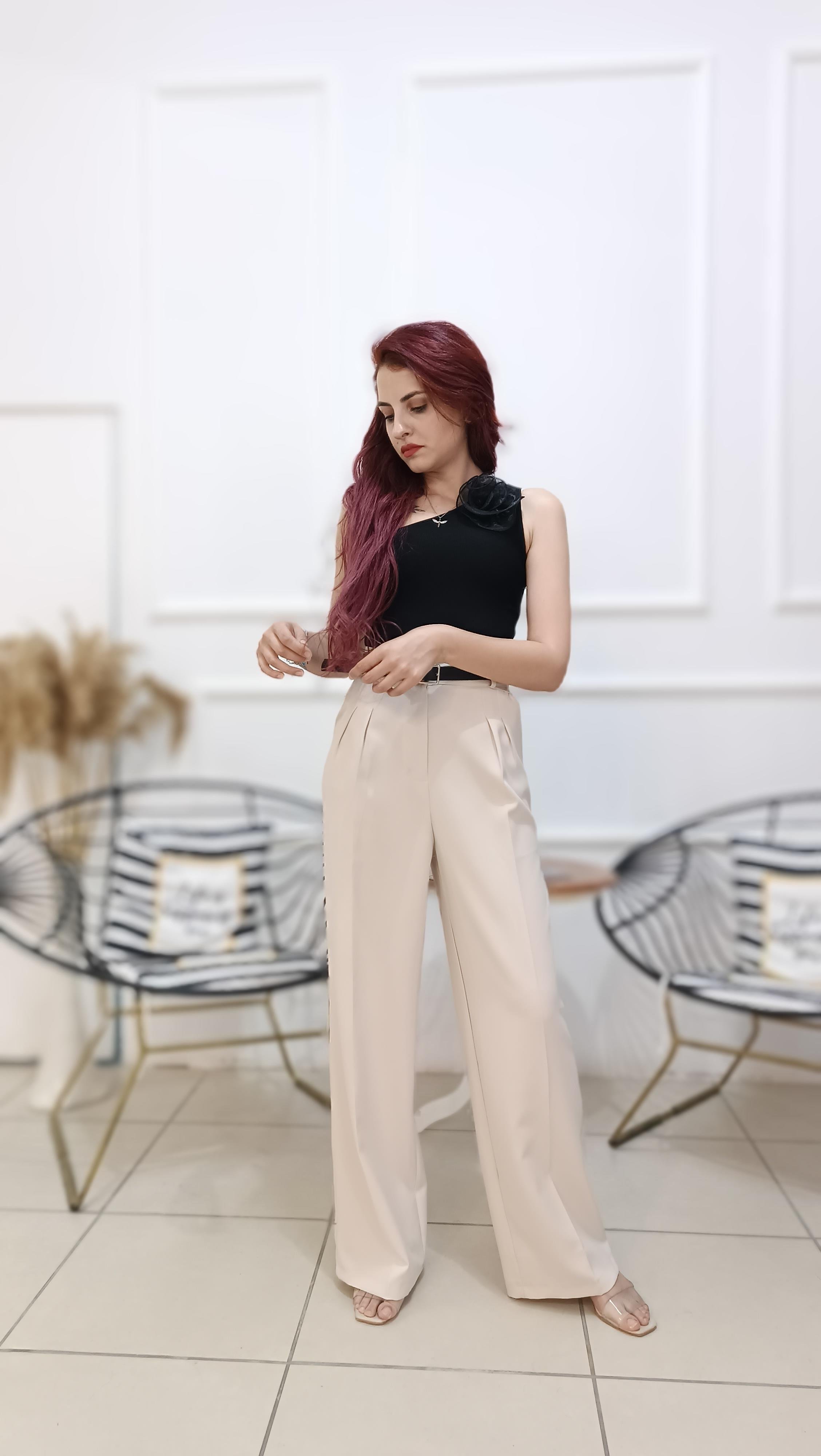 Yakası Gül Broş Detaylı Likralı Crop