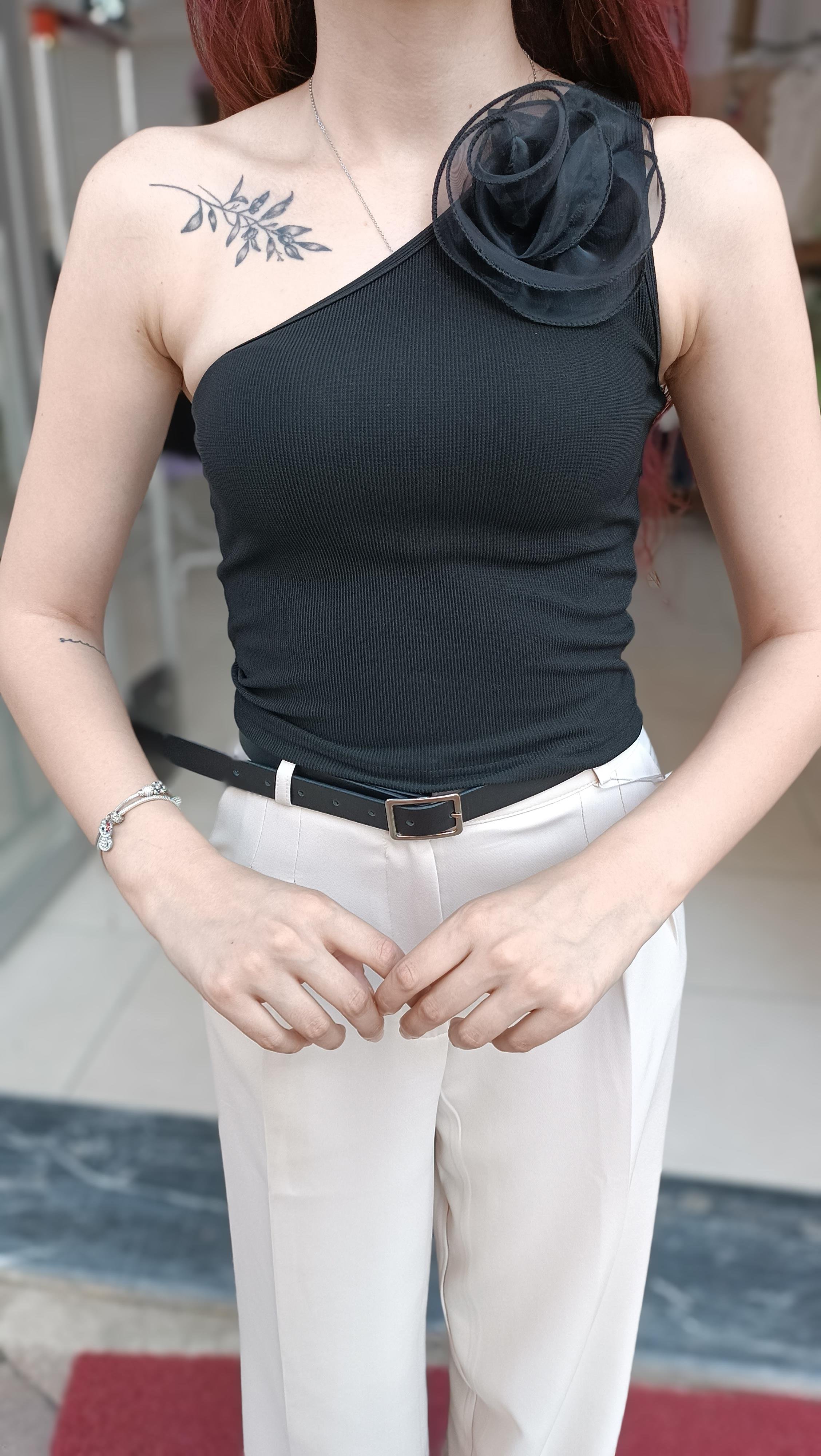 Yakası Gül Broş Detaylı Likralı Crop