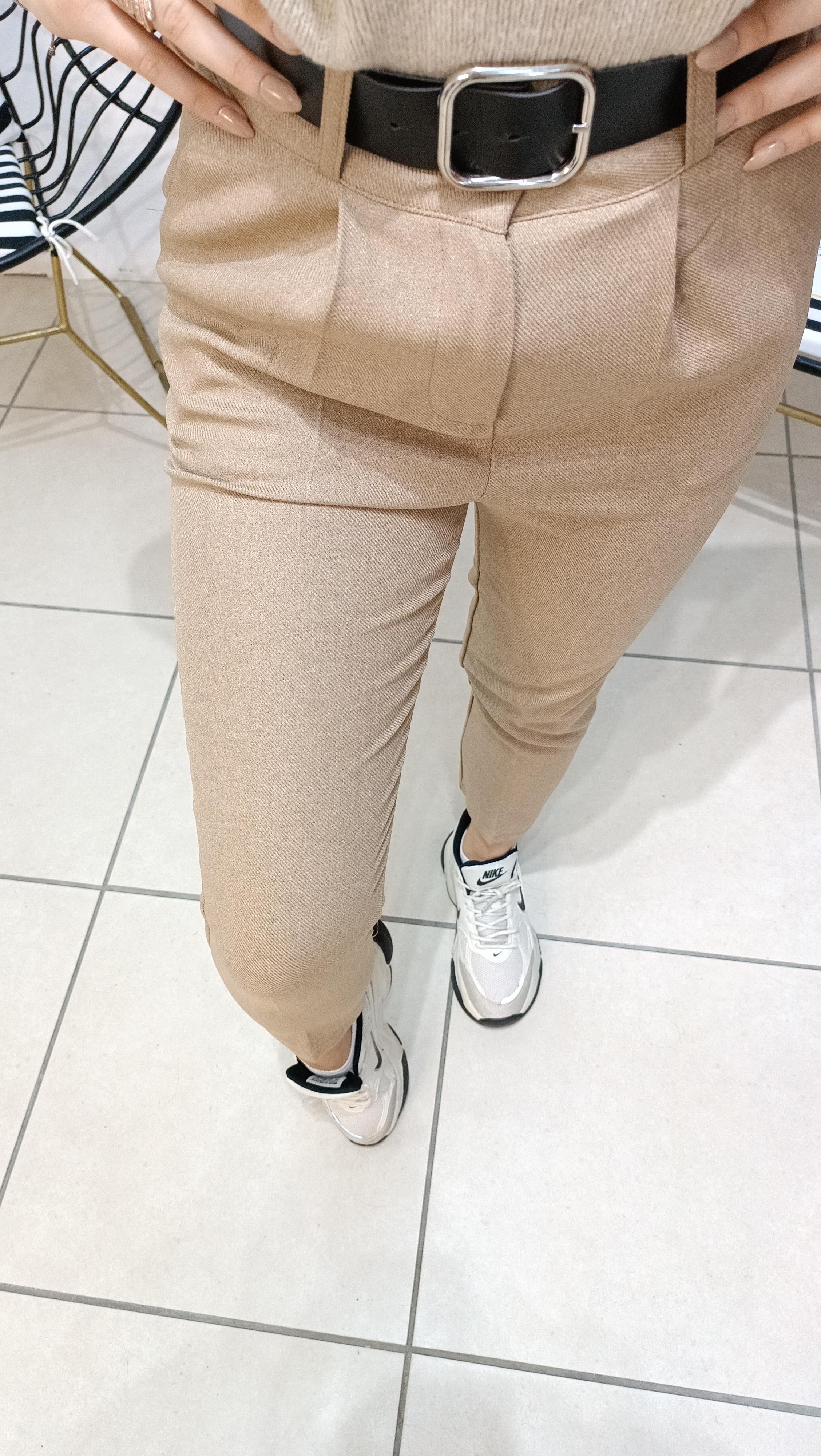 Yün Efektli Kemer Detaylı Pantolon
