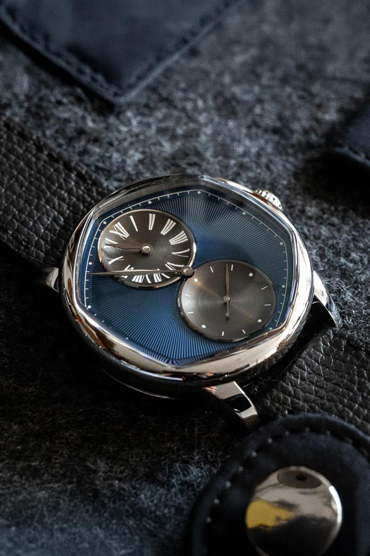 Le Régulateur Louis Erard X Cédric Johner Blue