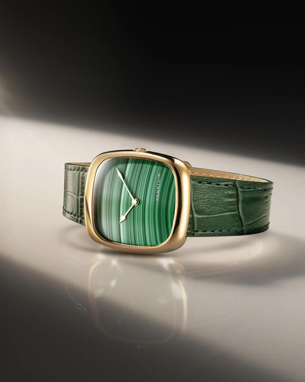 Natural Malachite Stone In Gold