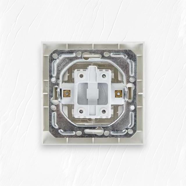 Almera Güney Beyaz Komütatör