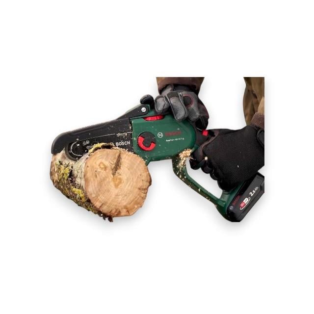BOSCH EasyChain 18V-15-7 Şarjlı Zincirli Budama Makinası 18 Volt (Akü ve Şarj Aleti Hariç)