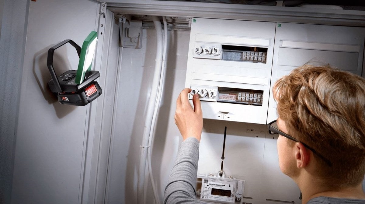 BOSCH EasySpot Light 18V-400 Akülü El Feneri (Akü ve Şarj Aleti Hariç)