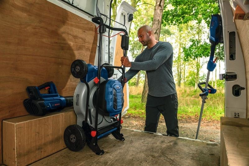 BOSCH GRA 18 V2-46 SP Şarjlı Çim Biçme Makinası 46 cm 18 Volt 5 Amper Çift Akülü