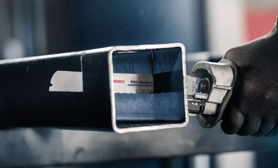 BOSCH PRO S 1237 BEF Metal Kesimi İçin Orta Hizmet Tilki Kuyruğu Testere Ucu 300 mm