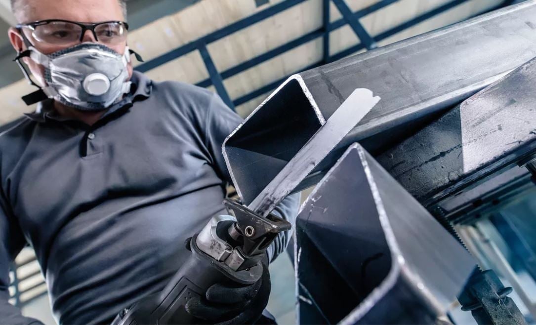 BOSCH PRO S 1237 BEF Metal Kesimi İçin Orta Hizmet Tilki Kuyruğu Testere Ucu 300 mm