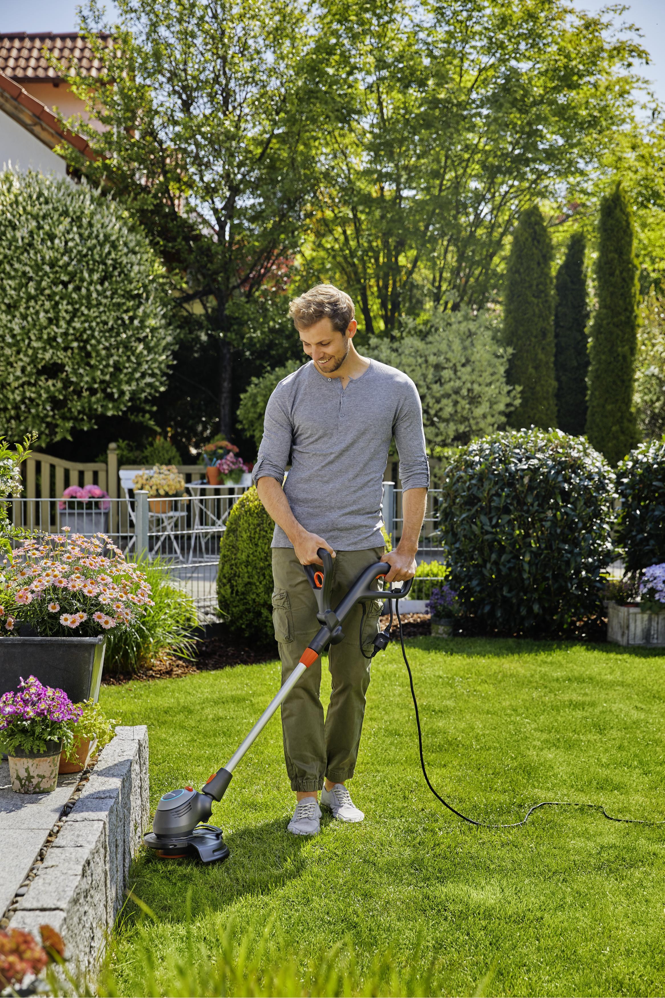 Gardena 09874-20 Power Cut 650/28 Elektrikli Misinalı Çim Biçme Makinesi