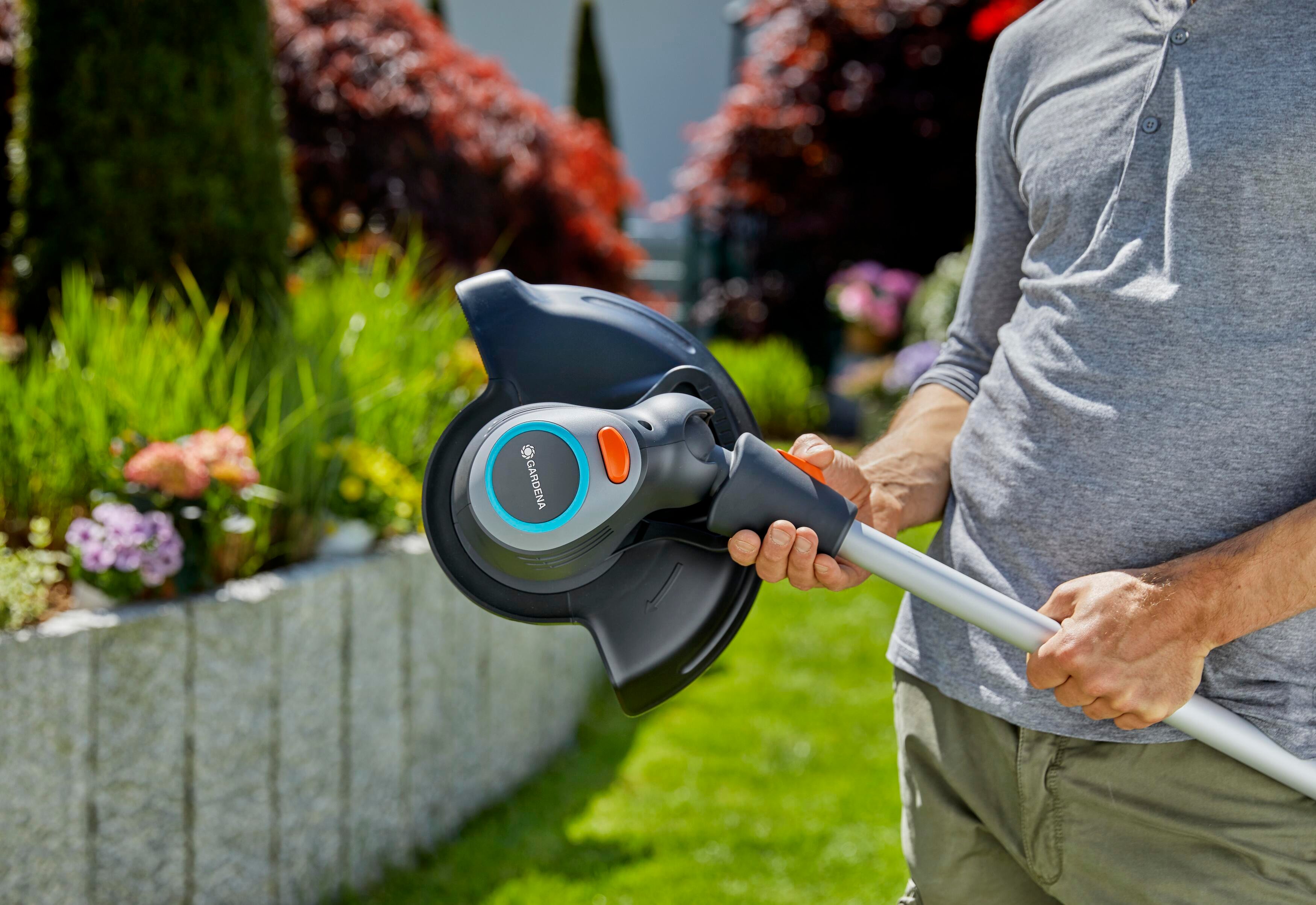 Gardena 09874-20 Power Cut 650/28 Elektrikli Misinalı Çim Biçme Makinesi