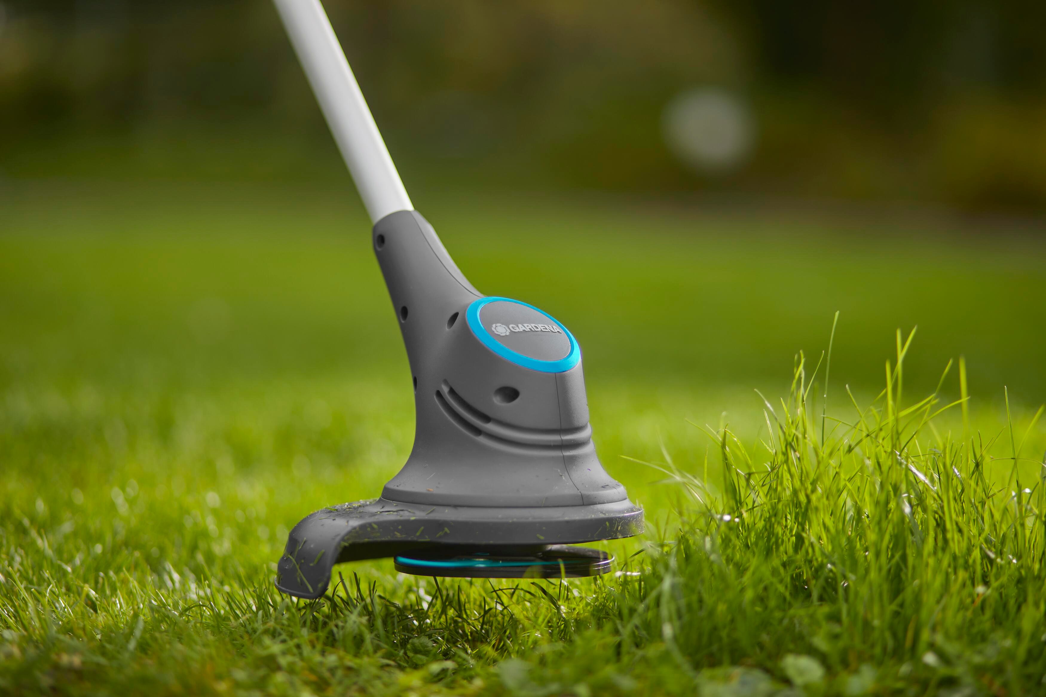 Gardena 14702 Akülü Kenar Kesme Makinesi SmallCut 23/18V P4A Set