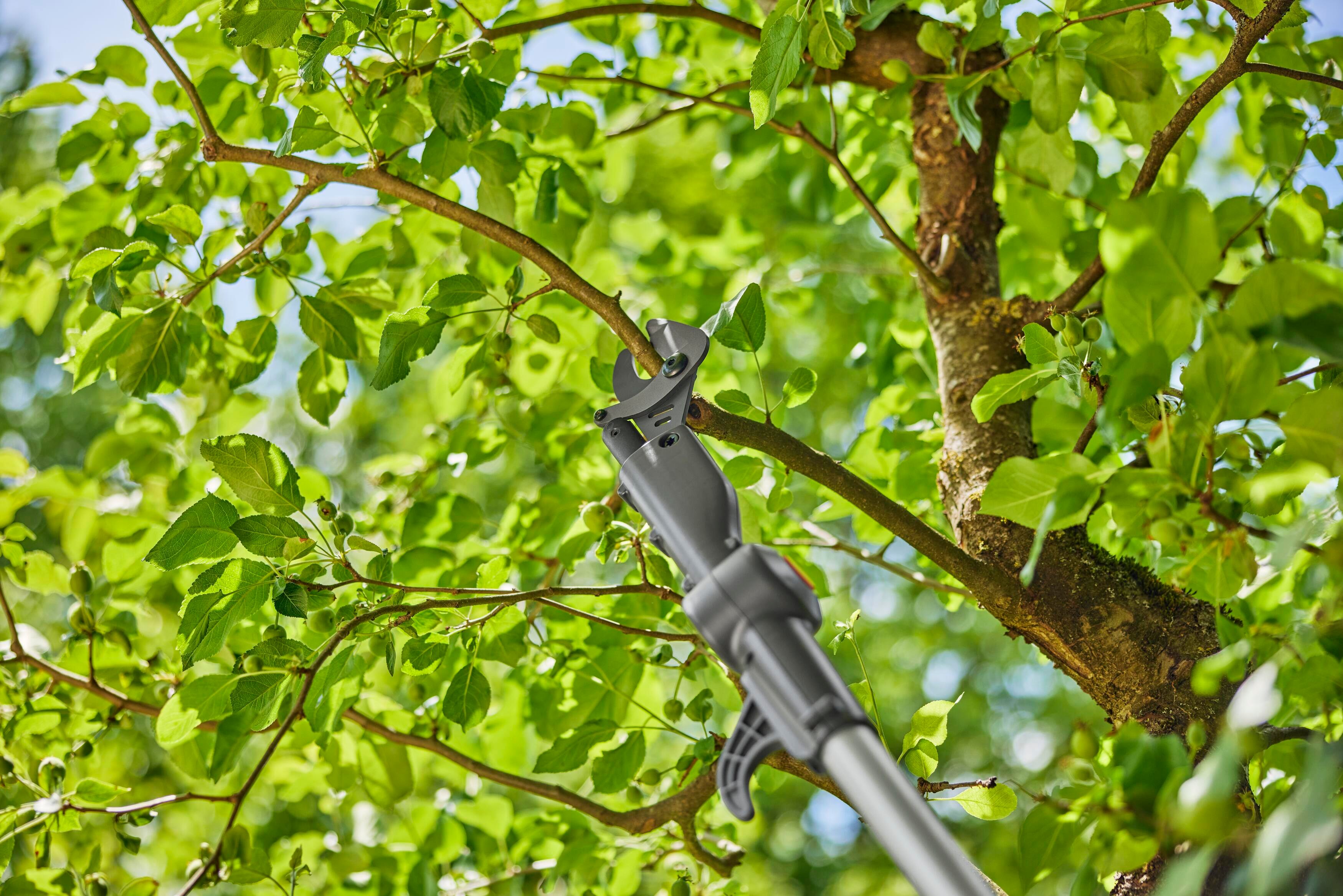 Gardena 14774-20 Akülü Teleskopik Yüksek Dal Makası HighCut 250/18V P4A Set