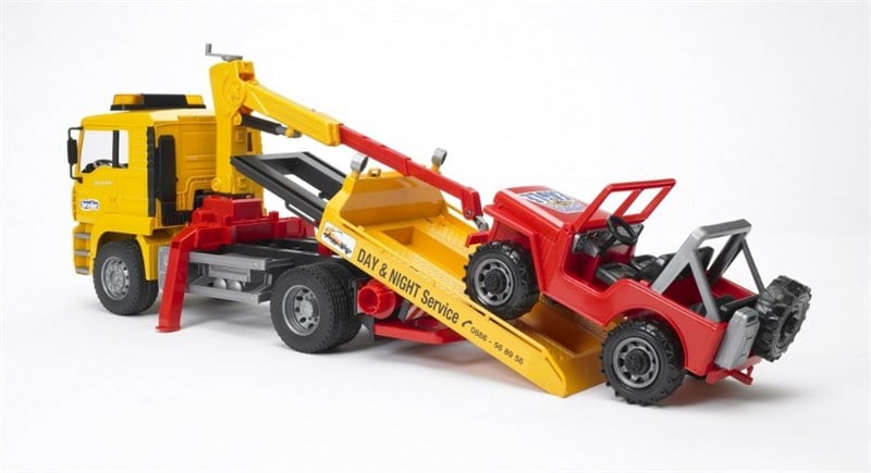 Bruder MAN Araba Çekici ve Jeep 02750