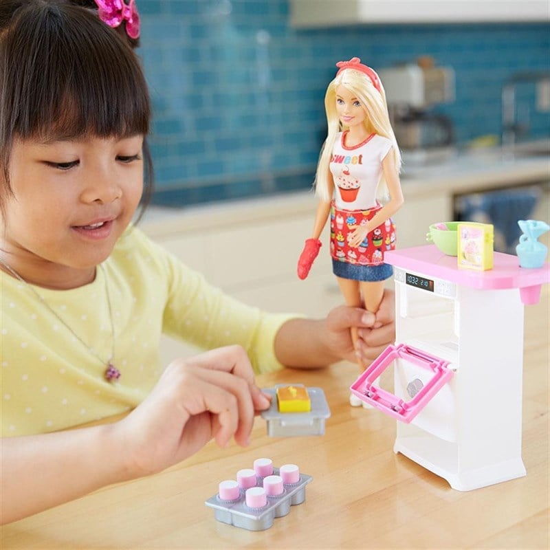 Barbie Mutfakta Oyun Seti FHP57