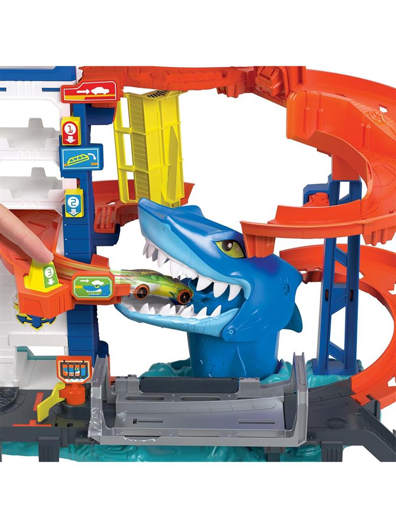 Hot Wheels Köpek Balığından Kaçış Oyun Seti HDP06