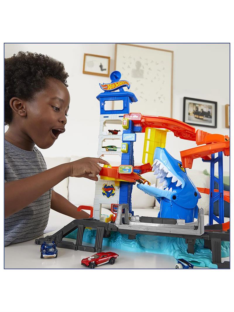 Hot Wheels Köpek Balığından Kaçış Oyun Seti HDP06