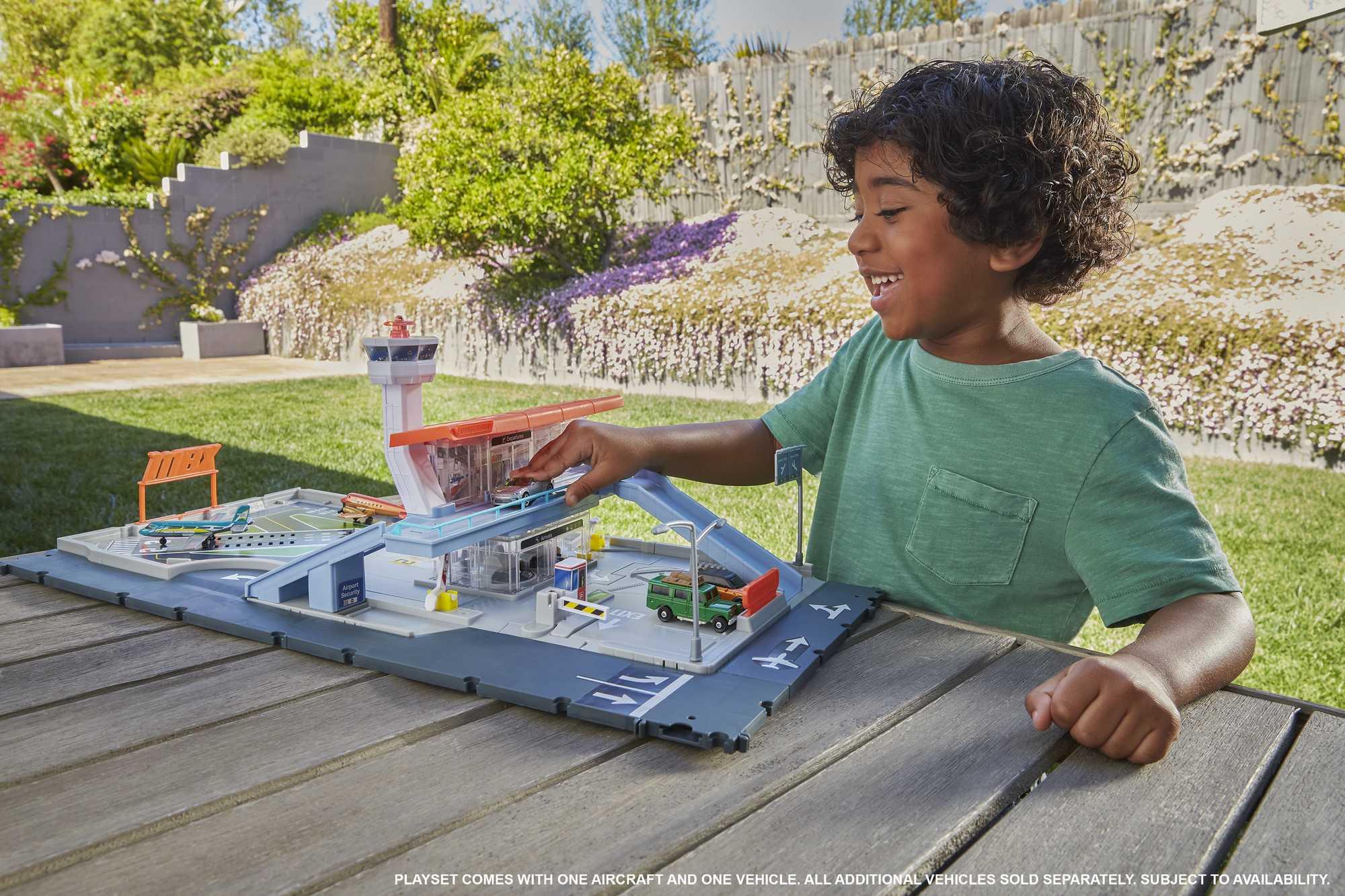 Matchbox Aksiyon Sürücüleri Havaalanı Macerası Oyun Seti HCN34