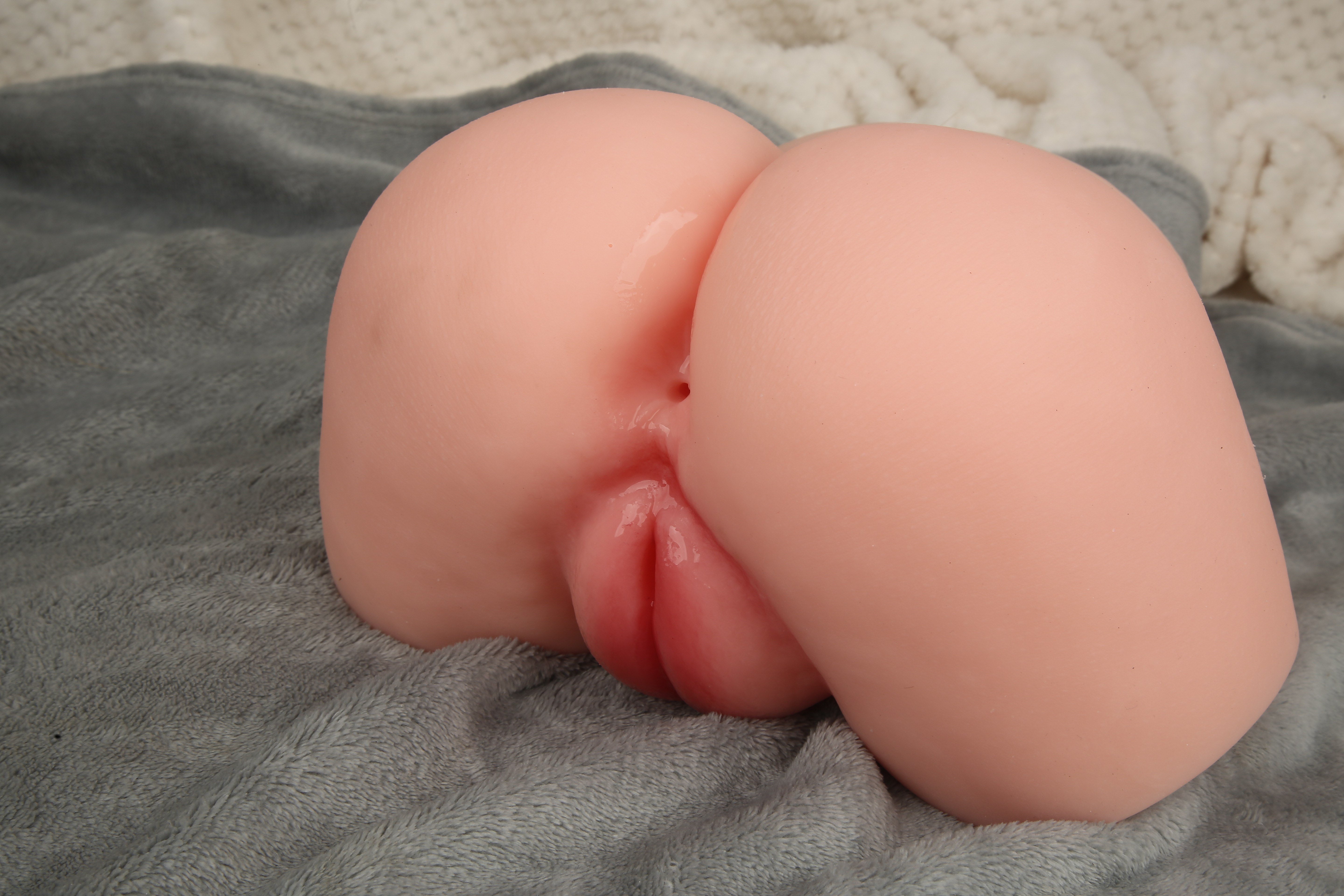 Juicy Pussy Vakumlu ve Titreşimli Şarjlı Vajinal Mastürbatör – Realistik İç Kanal, SoftSkin TPE, 3.2