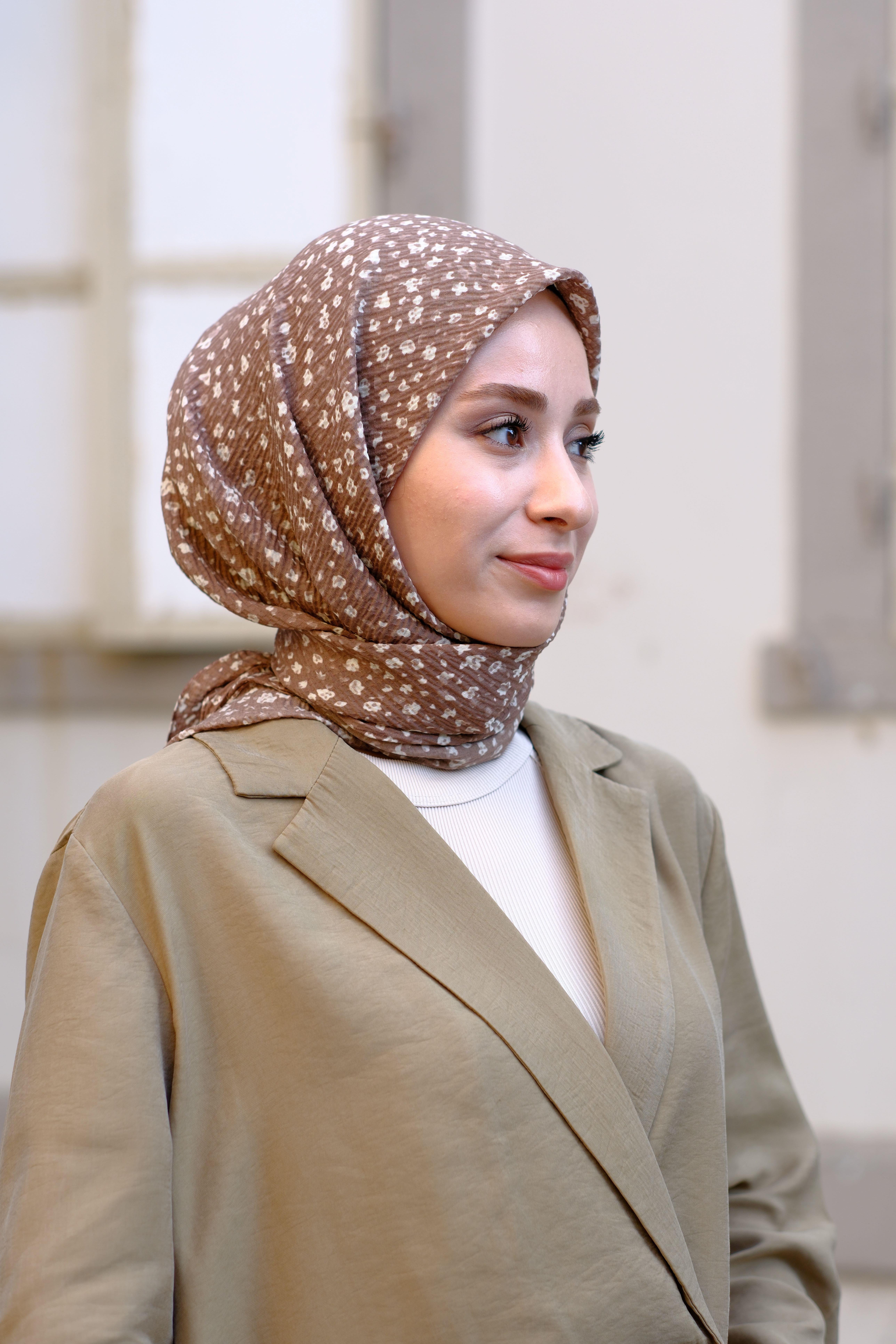 Çiçek Desenli Bürümcük Eşarp Koyu Vizon