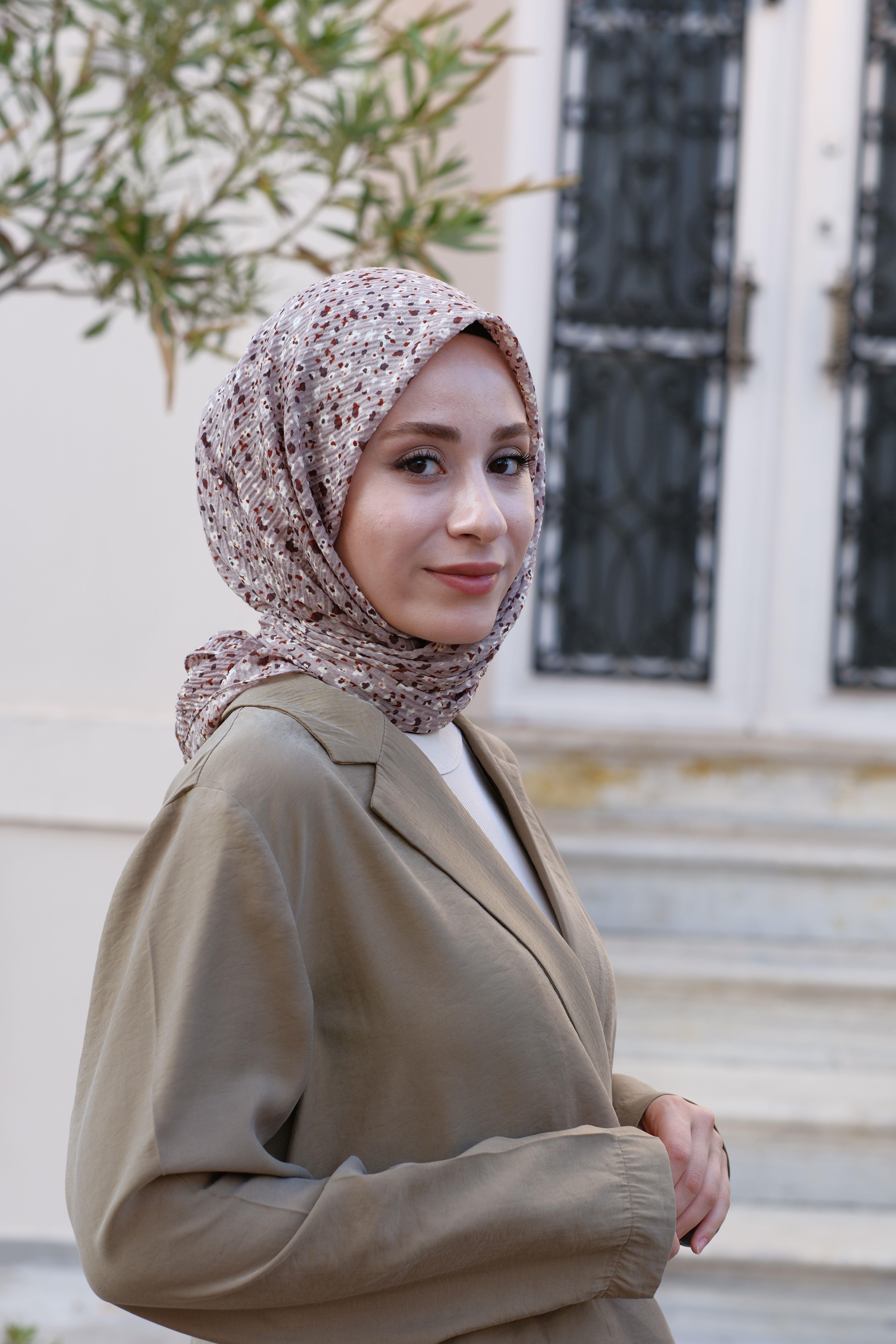 Çiçek Desenli Bürümcük Eşarp Vizon