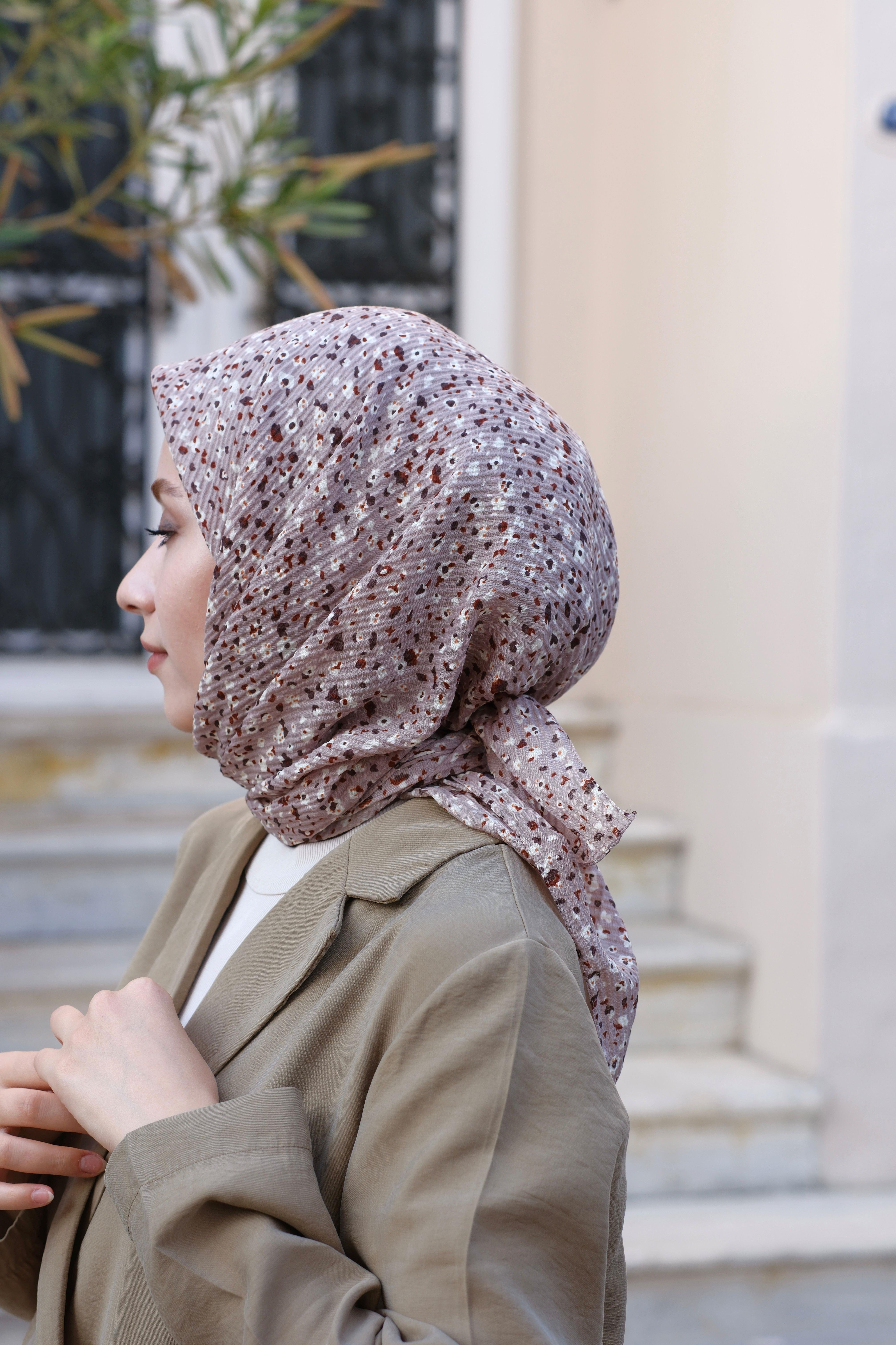 Çiçek Desenli Bürümcük Eşarp Vizon