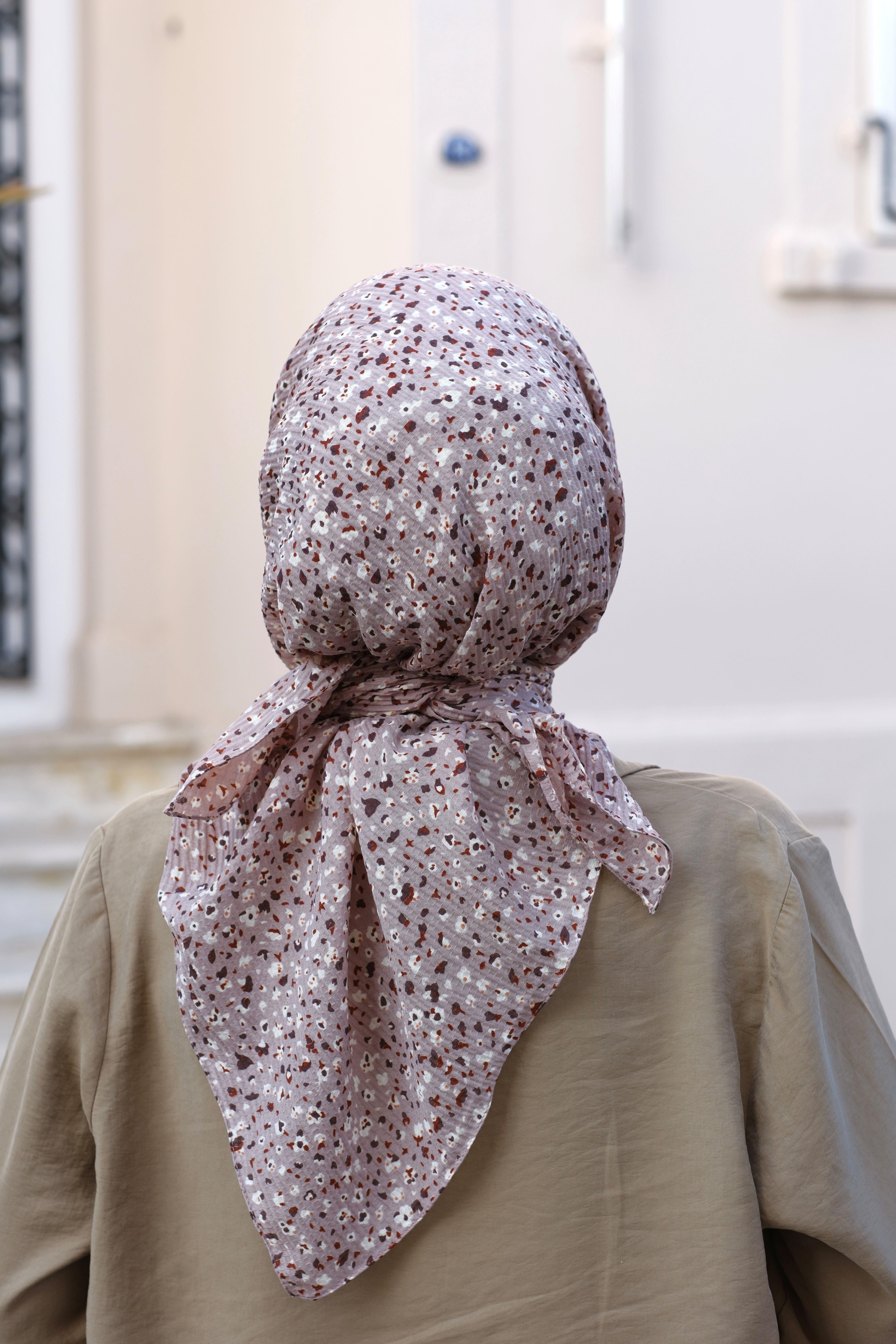 Çiçek Desenli Bürümcük Eşarp Vizon