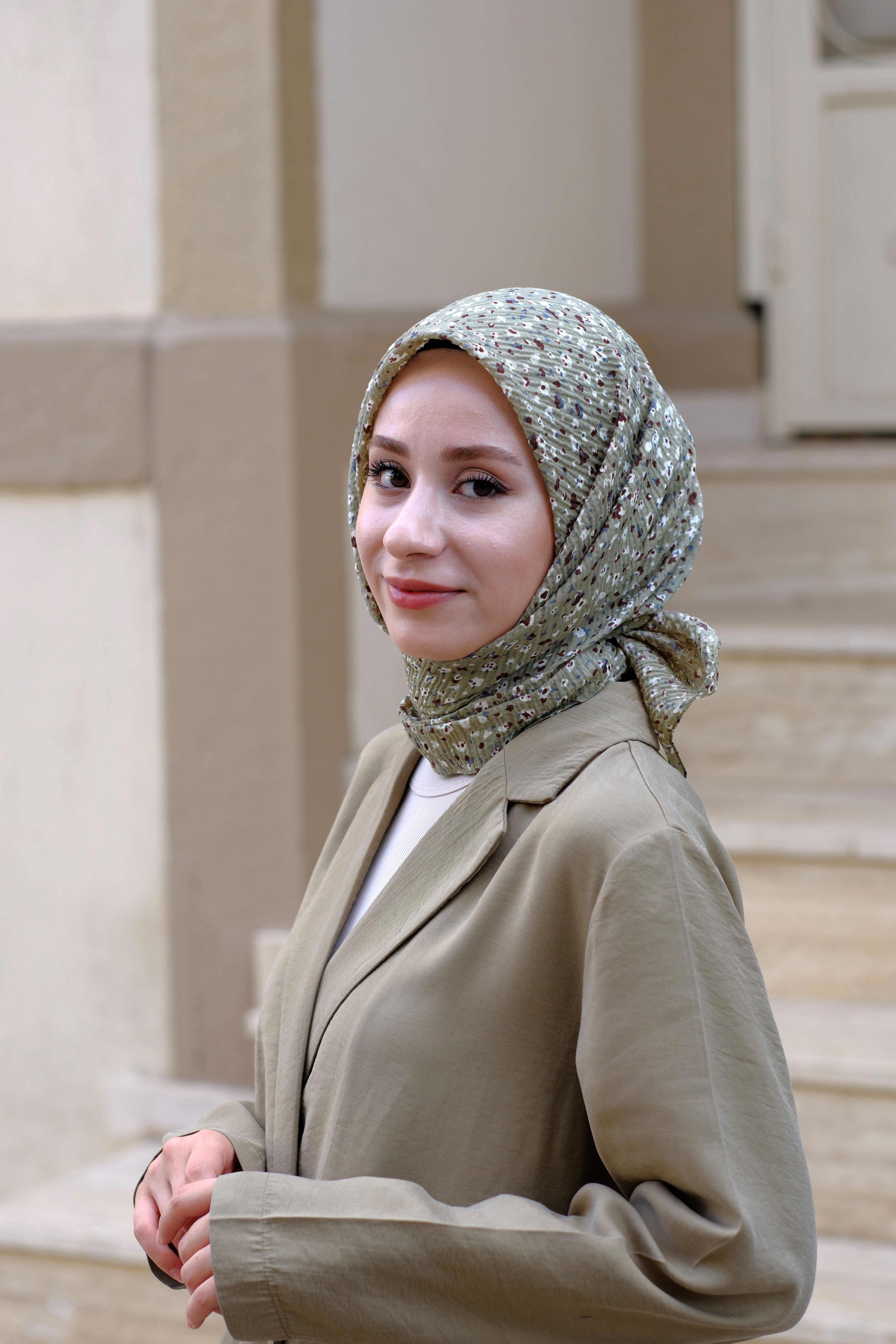 Çiçek Desenli Bürümcük Eşarp Yeşil