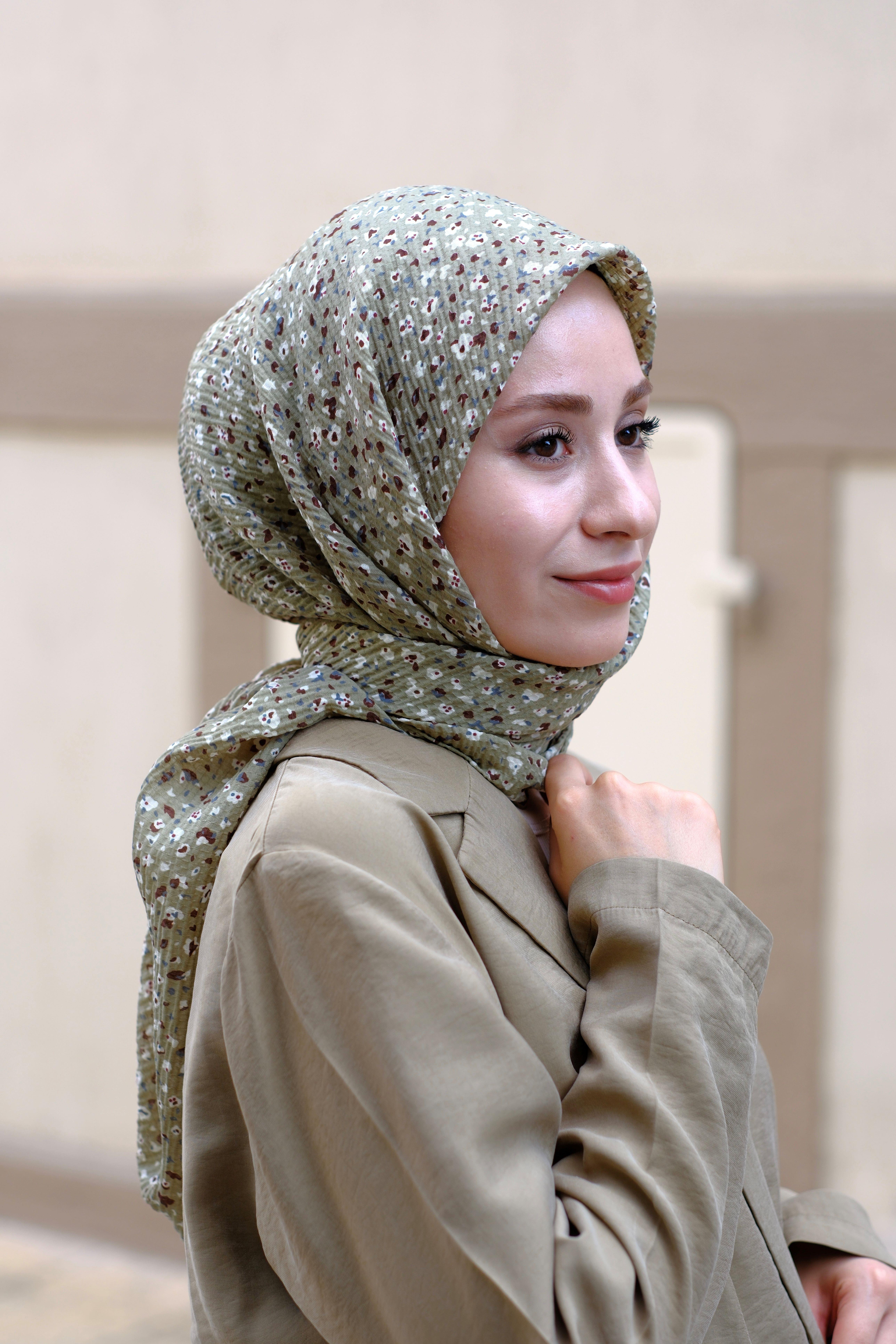 Çiçek Desenli Bürümcük Eşarp Yeşil