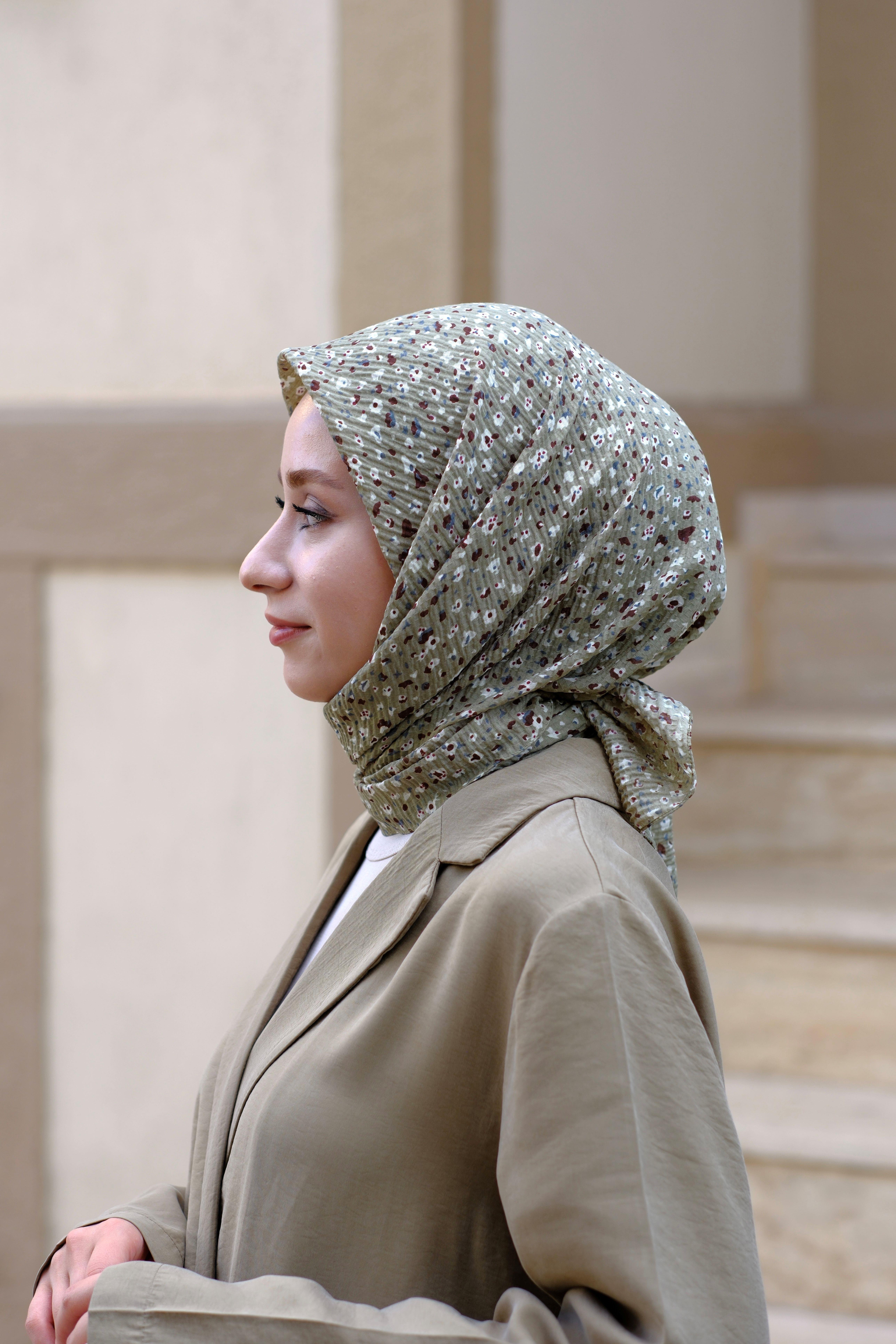 Çiçek Desenli Bürümcük Eşarp Yeşil