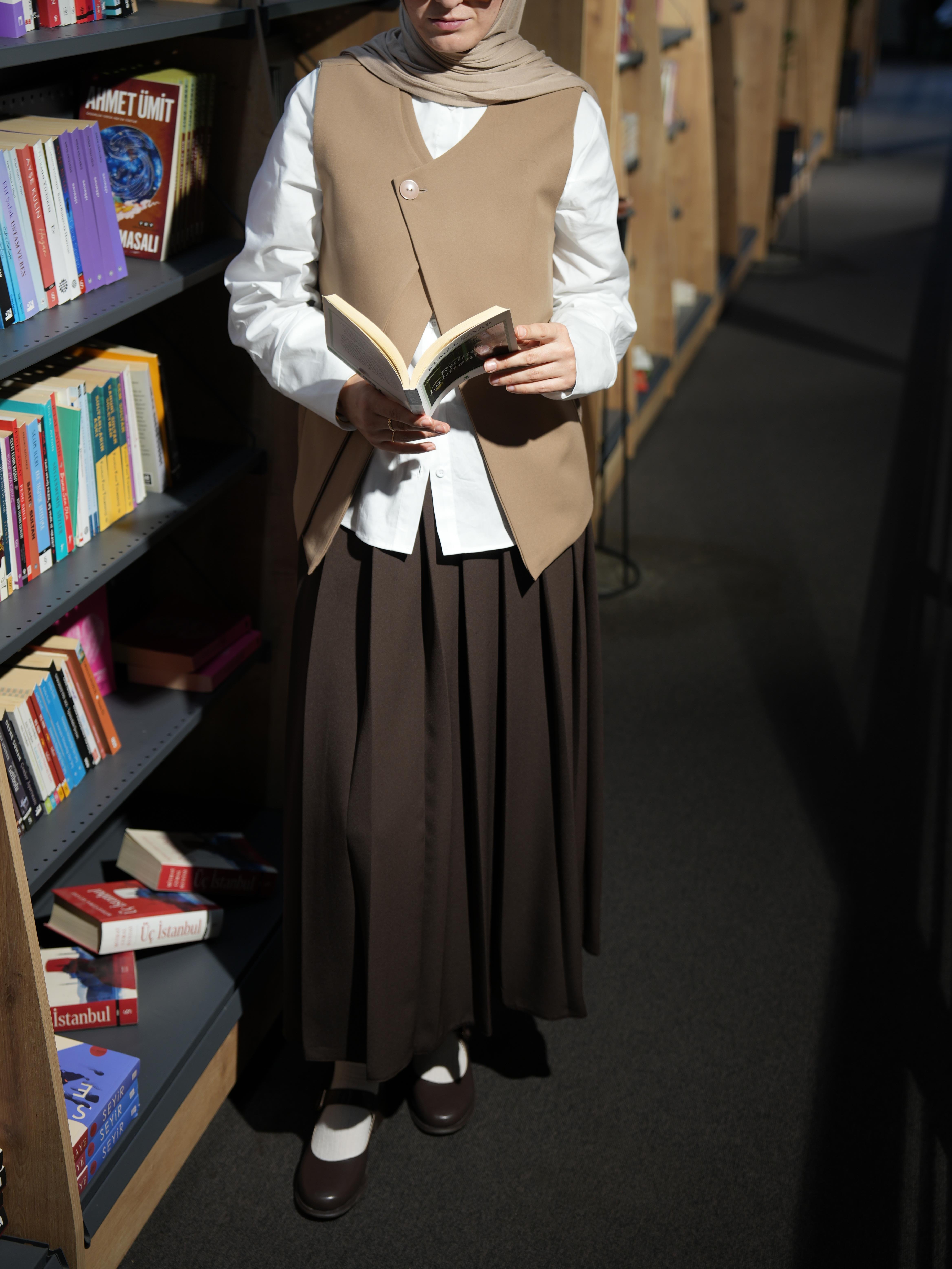 Çift Kat Yelek Koyu Bej