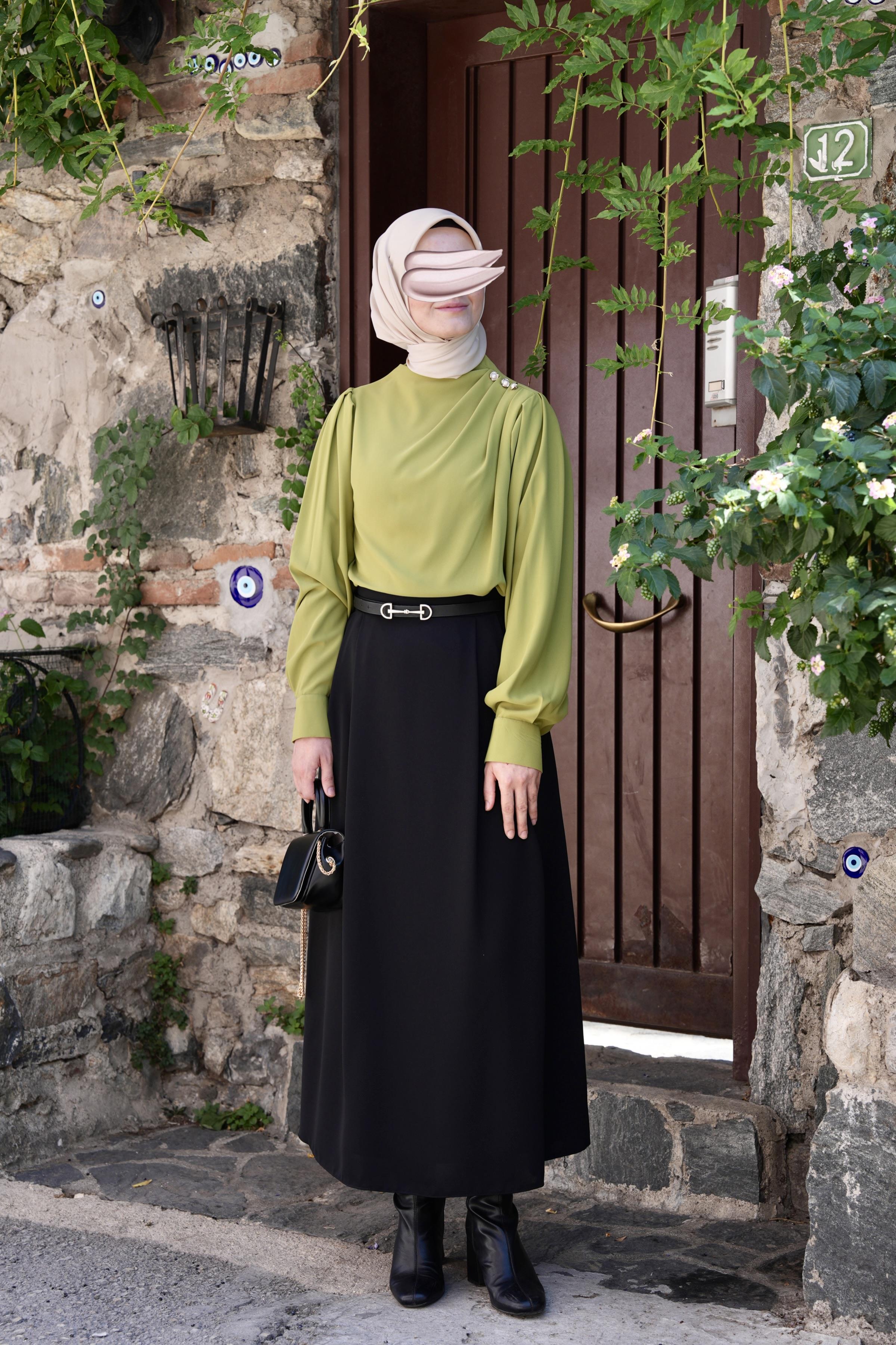 Çift Pileli A Kesim Siyah Etek