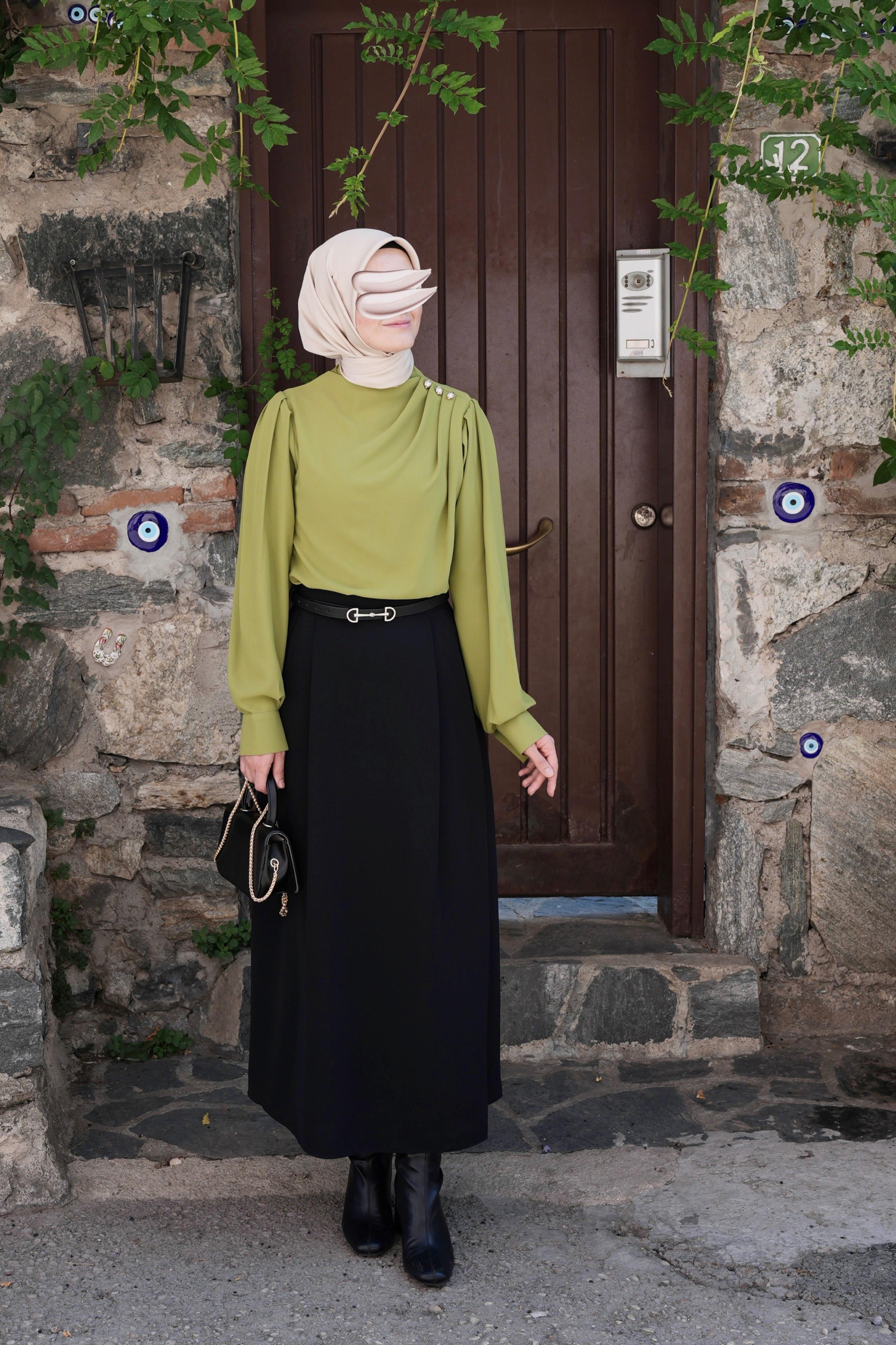 Çift Pileli A Kesim Siyah Etek