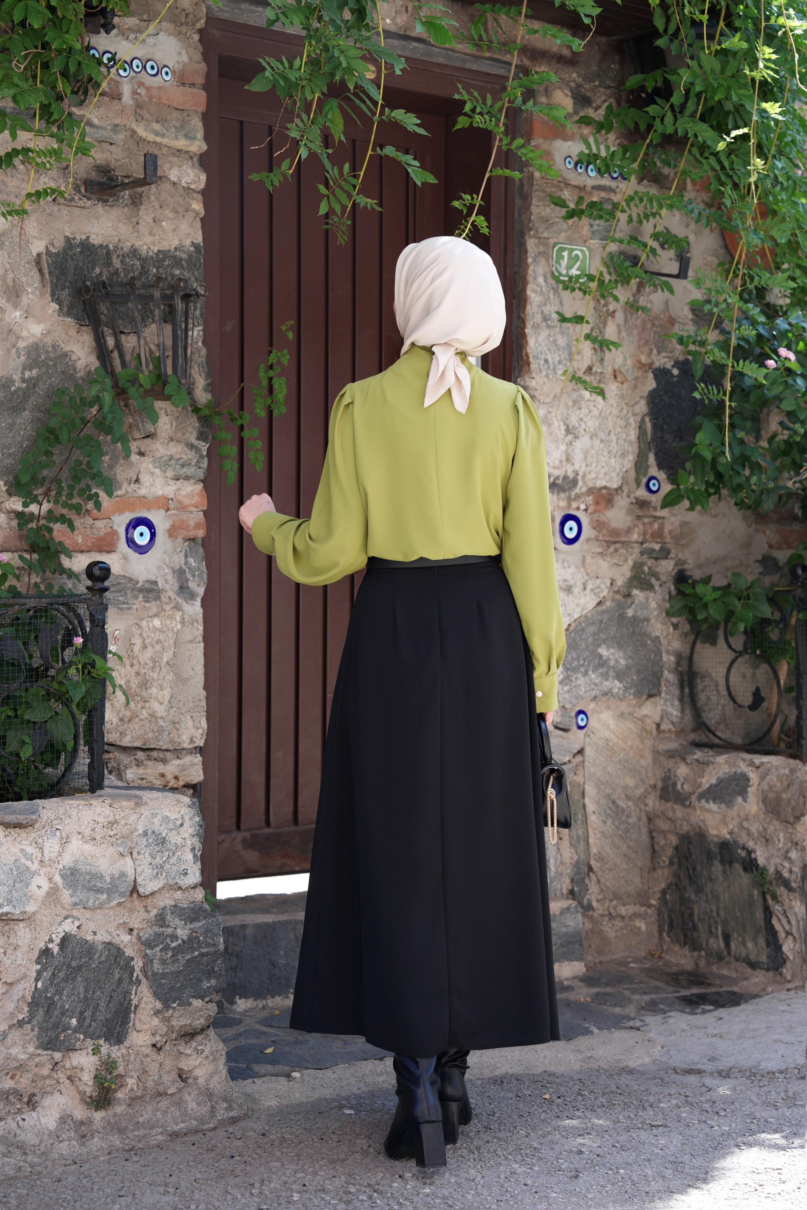 Çift Pileli A Kesim Siyah Etek