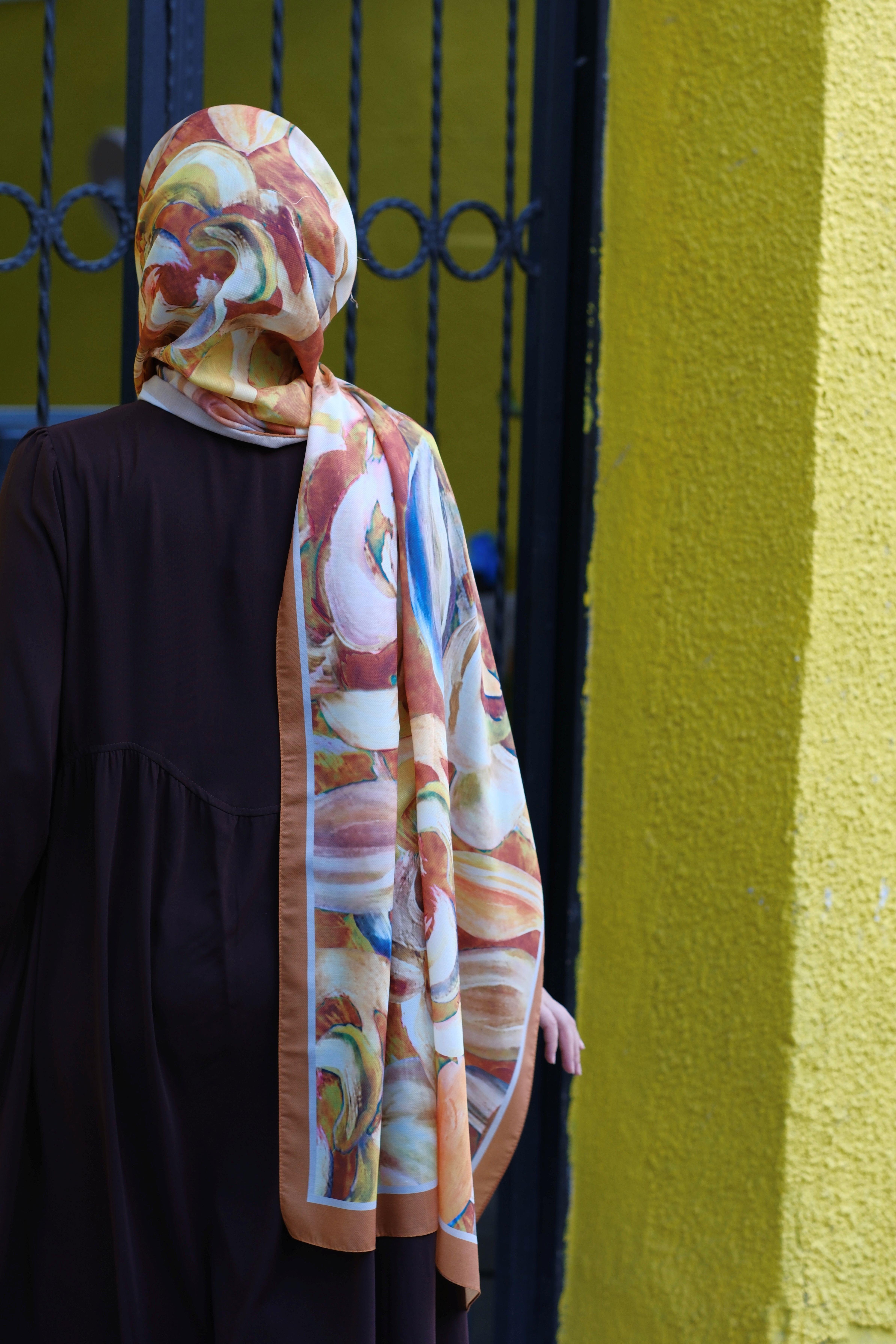 Gül Desenli Şal Hardal