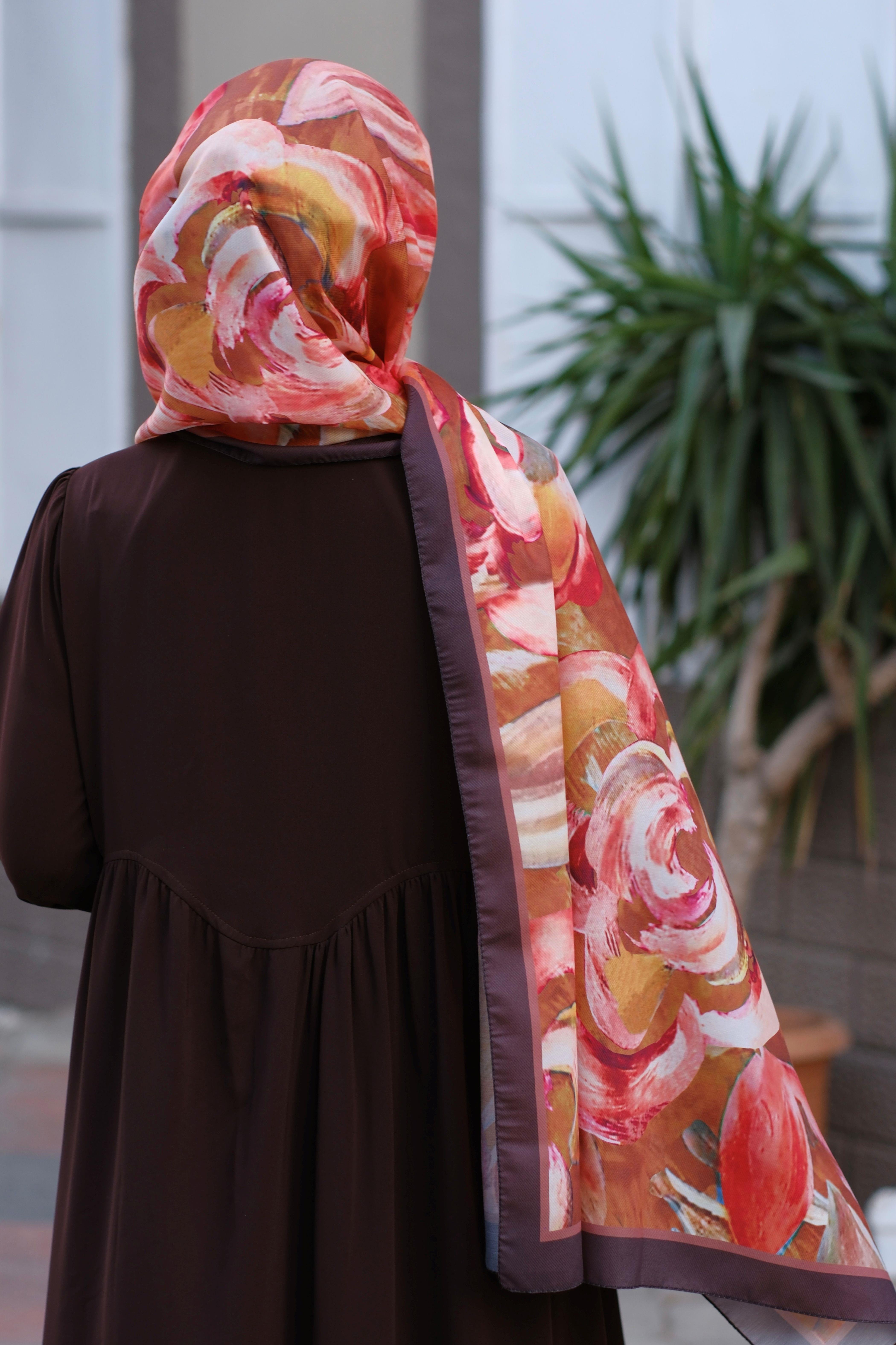 Gül Desenli Şal Kahverengi