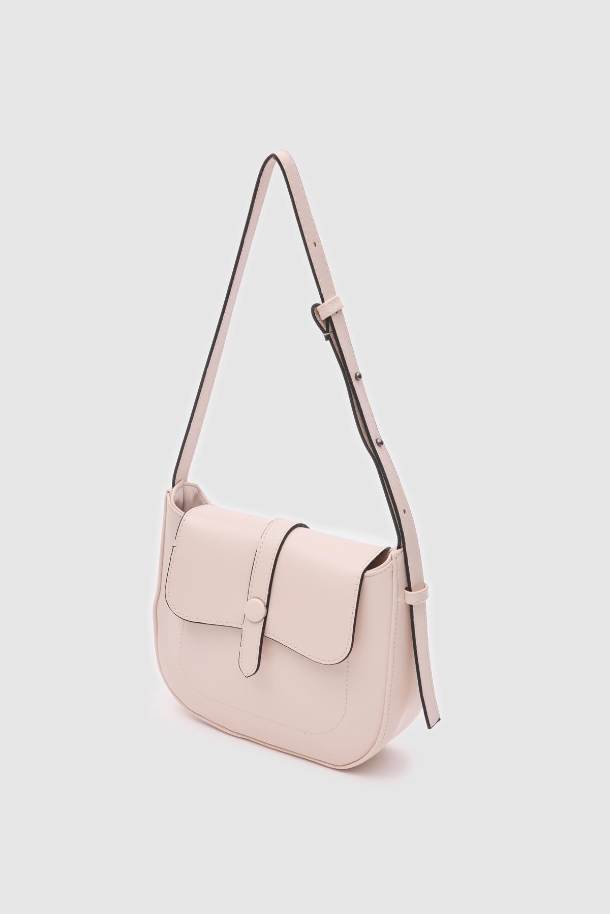 Kapaklı Oval Baget Çanta Krem