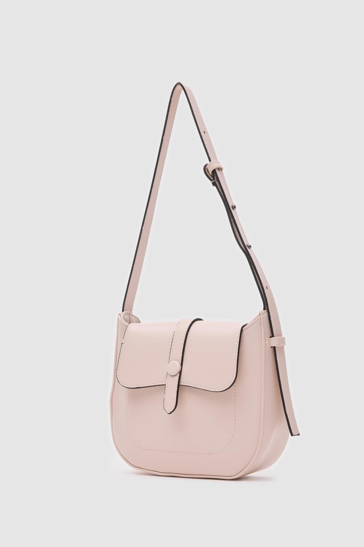 Kapaklı Oval Baget Çanta Krem