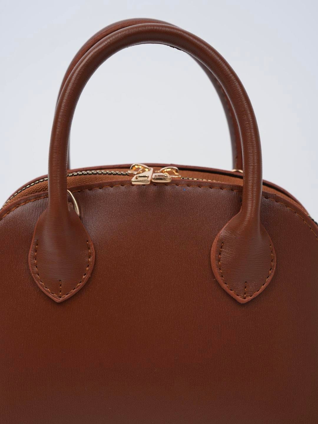 Küçük D Model Çanta Taba