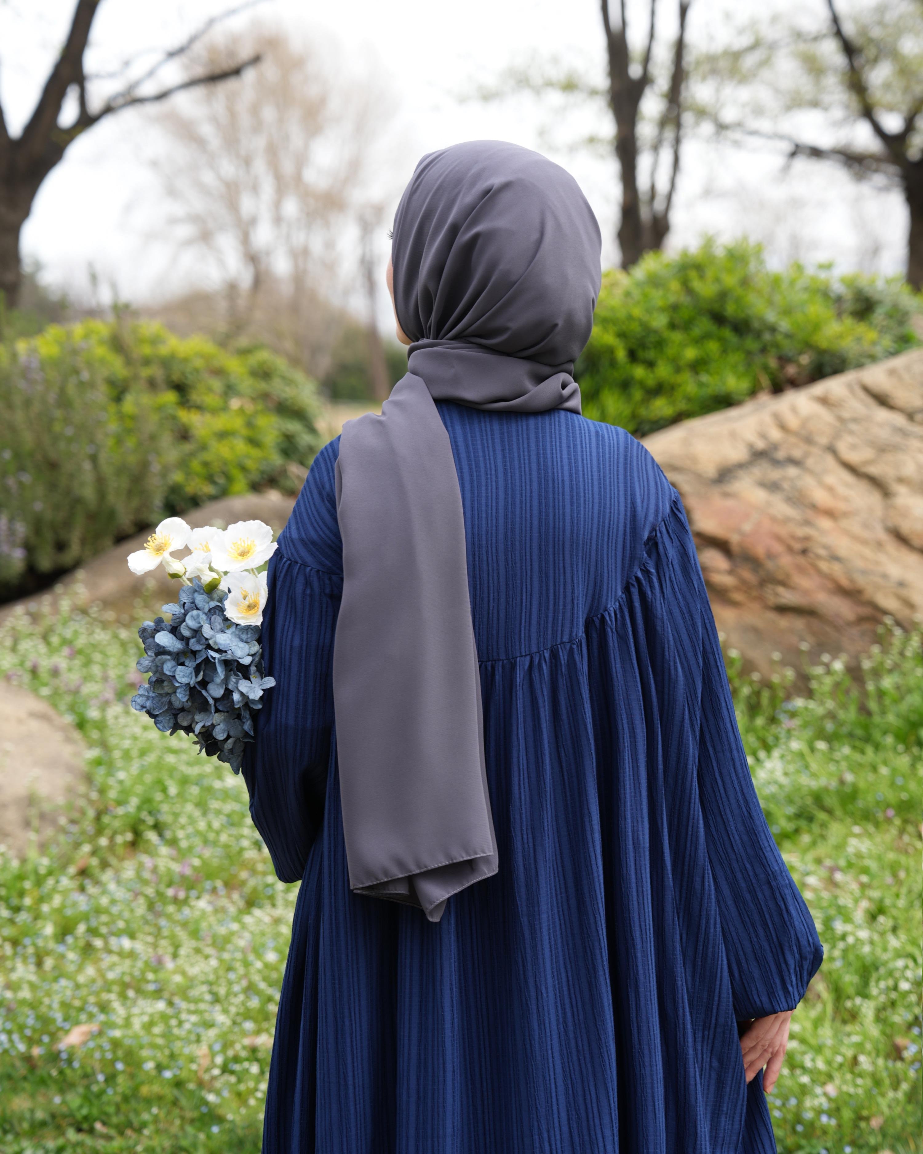 Lina Elbise Lacivert