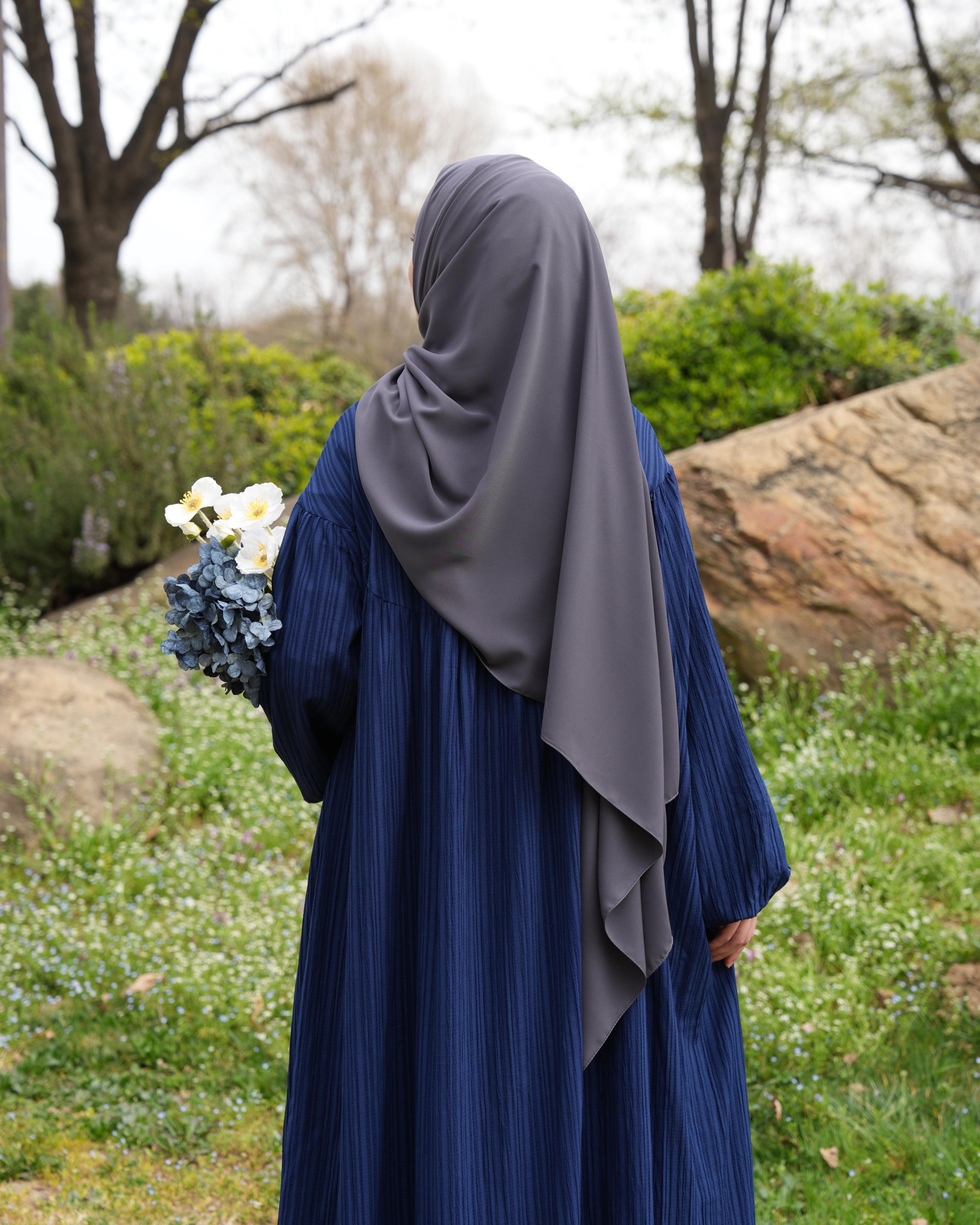 Lina Elbise Lacivert