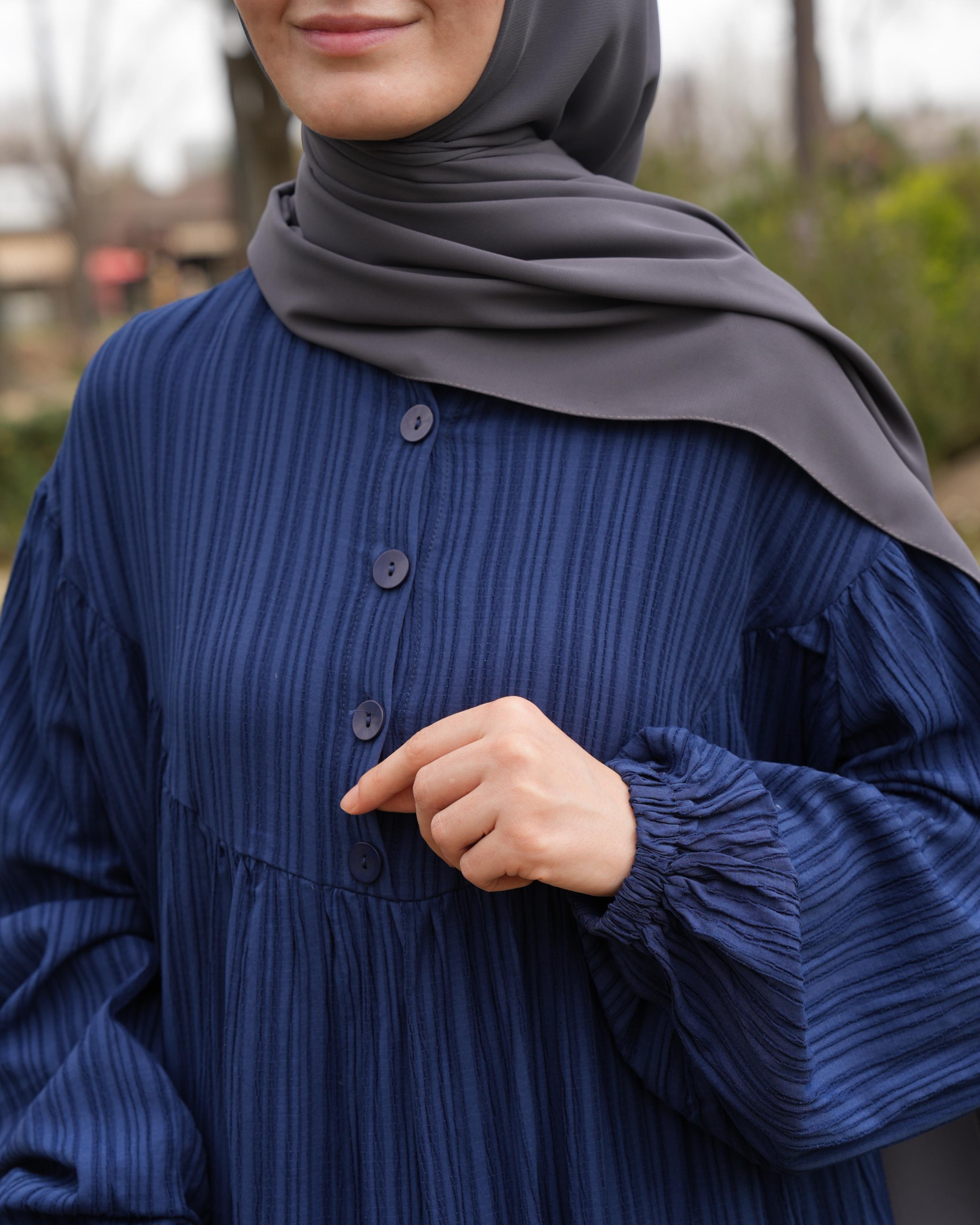 Lina Elbise Lacivert