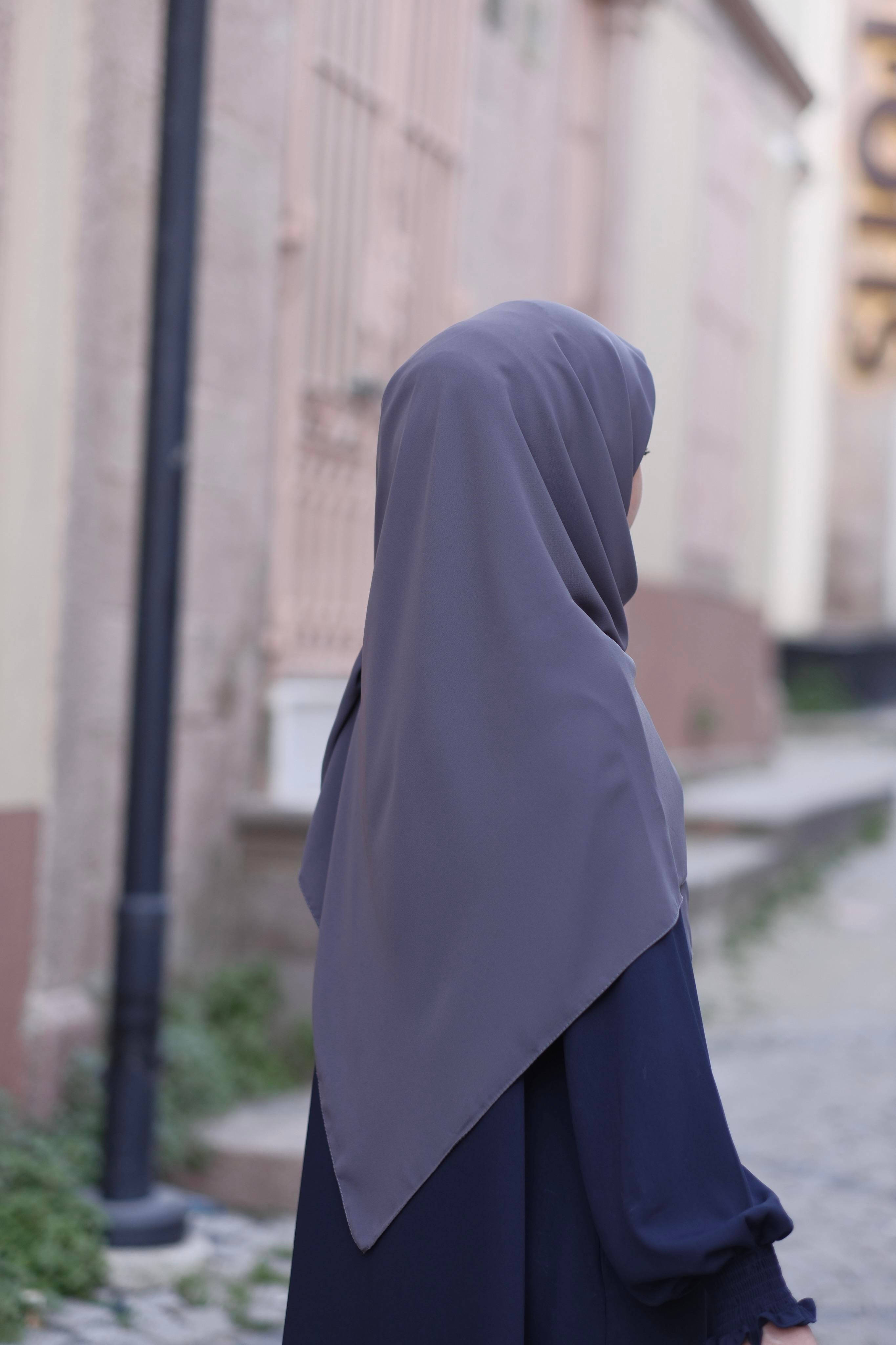 Medine İpeği Eşarp Füme