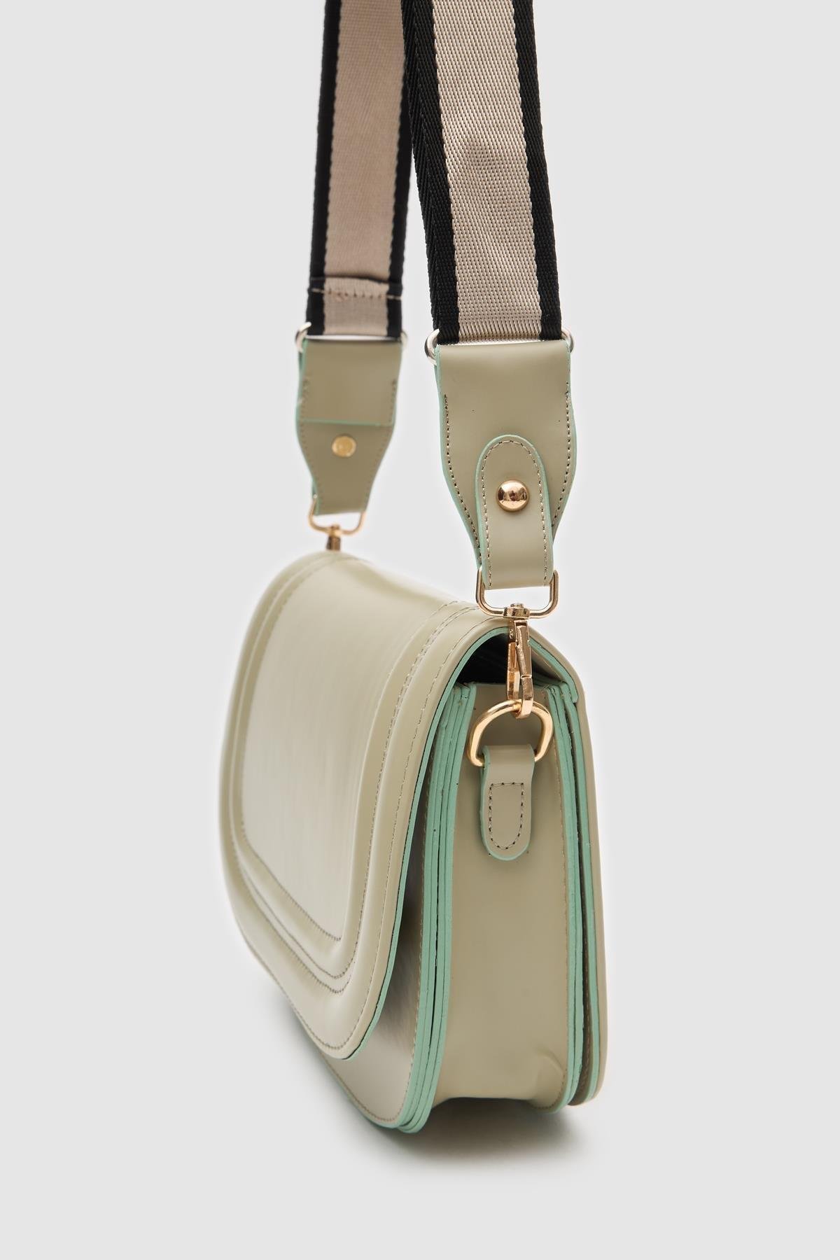 Oval Çapraz Çanta Mint