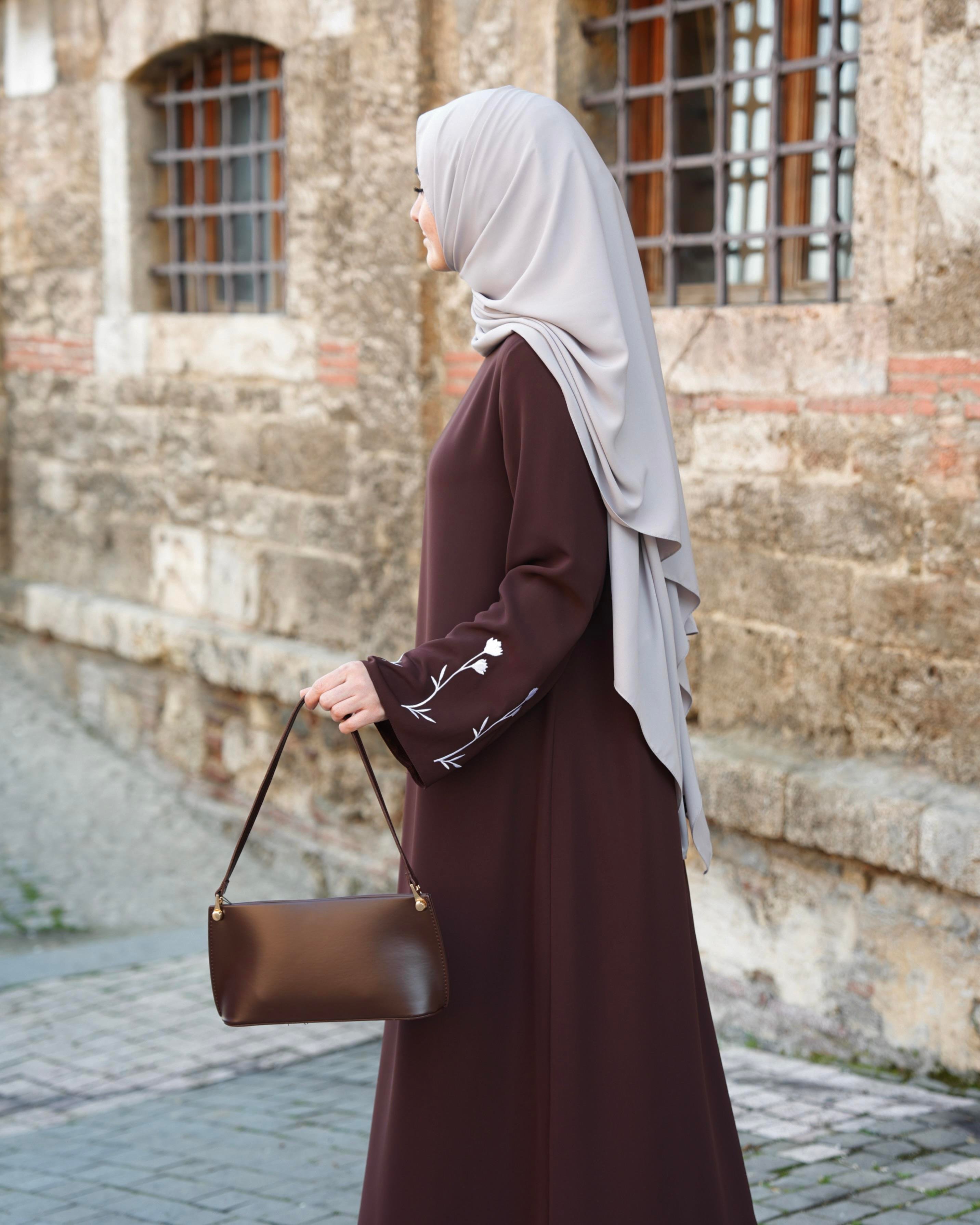 Sare Elbise Acı Kahve